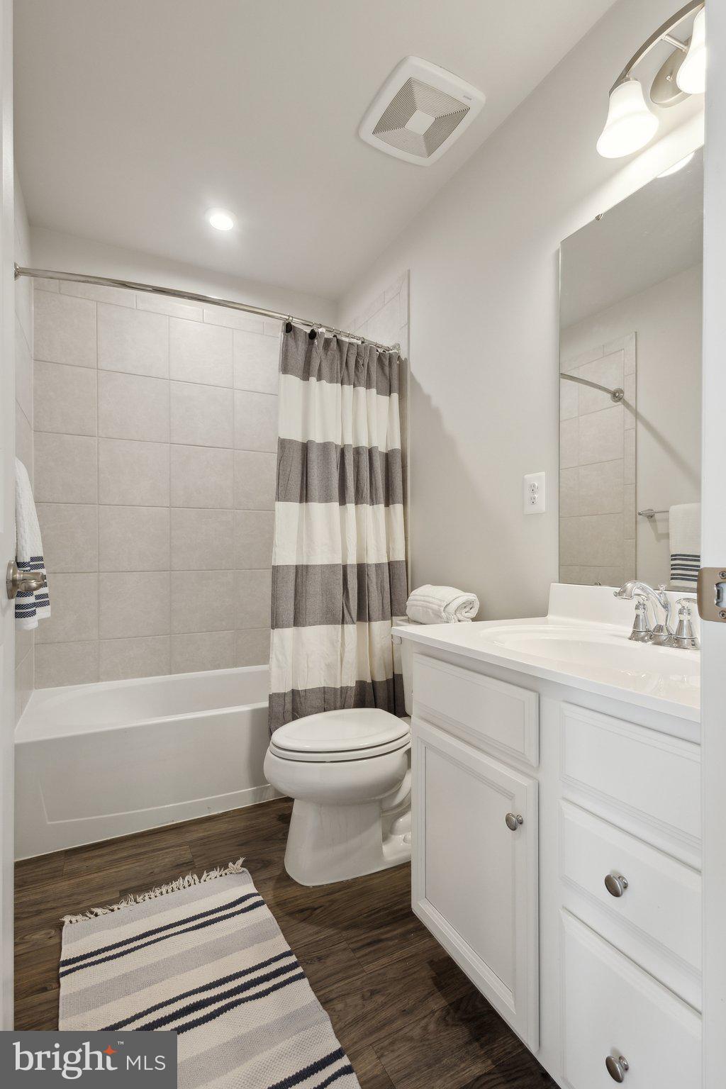 WILDERNESS SHORES - Residential