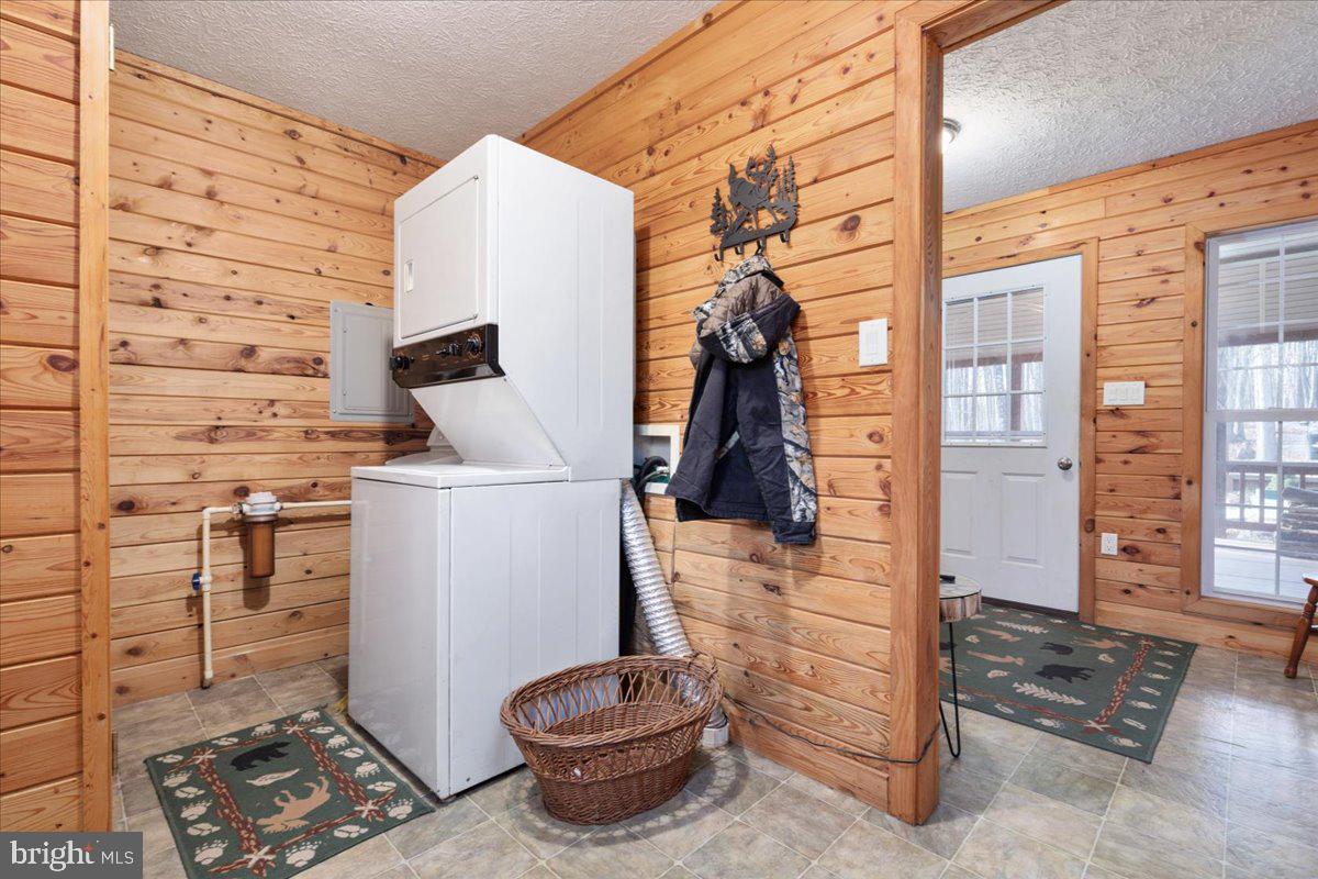 MOUNTAIN VIEW ESTATES - Residential