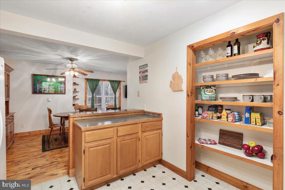 MOUNTAIN VIEW ESTATES - Residential