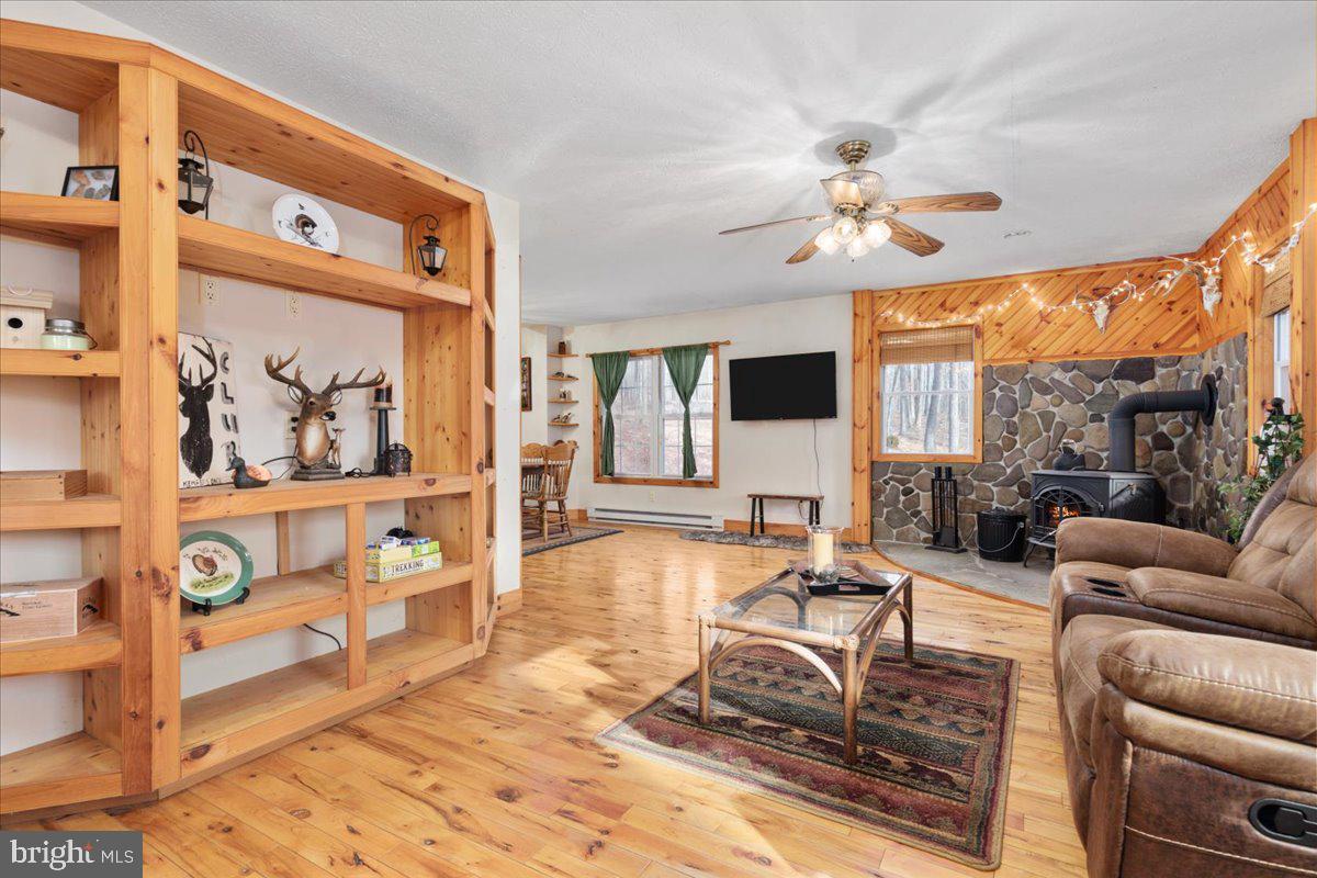 MOUNTAIN VIEW ESTATES - Residential