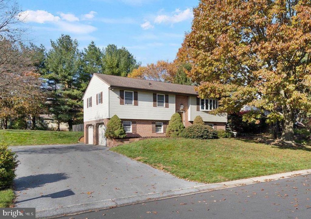 Photo of 12 Audubon Circle, Stevens, PA 17578 (MLS # PALA2043162)