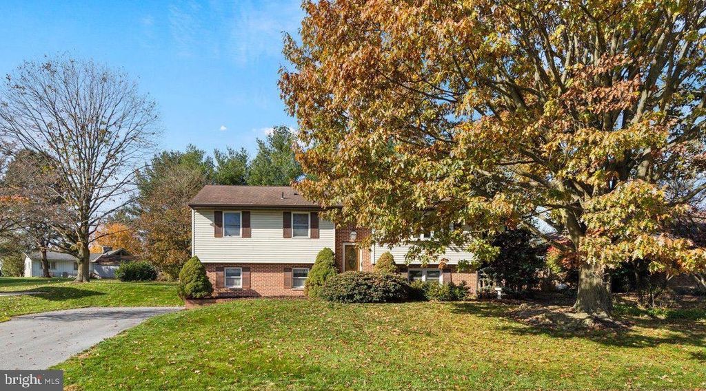 Photo of 12 Audubon Circle, Stevens, PA 17578 (MLS # PALA2043162)
