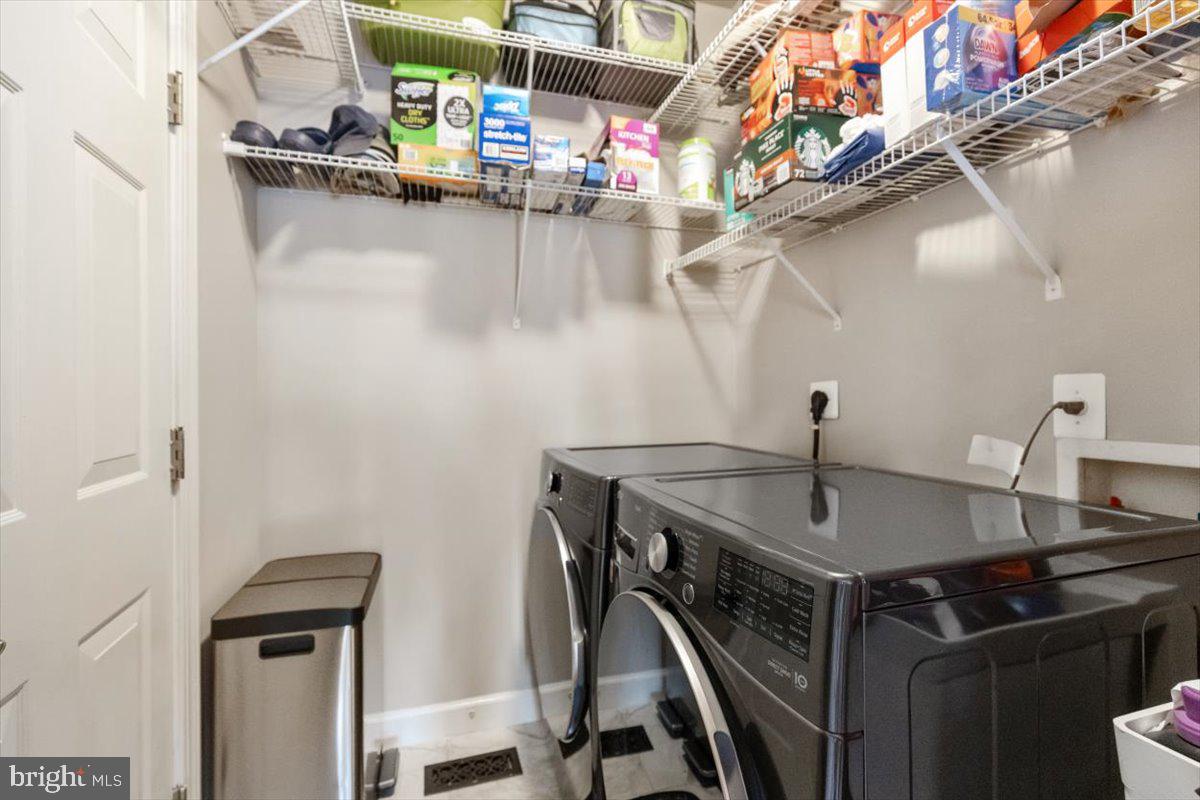 CHANTILLY GREEN ESTATES - Residential