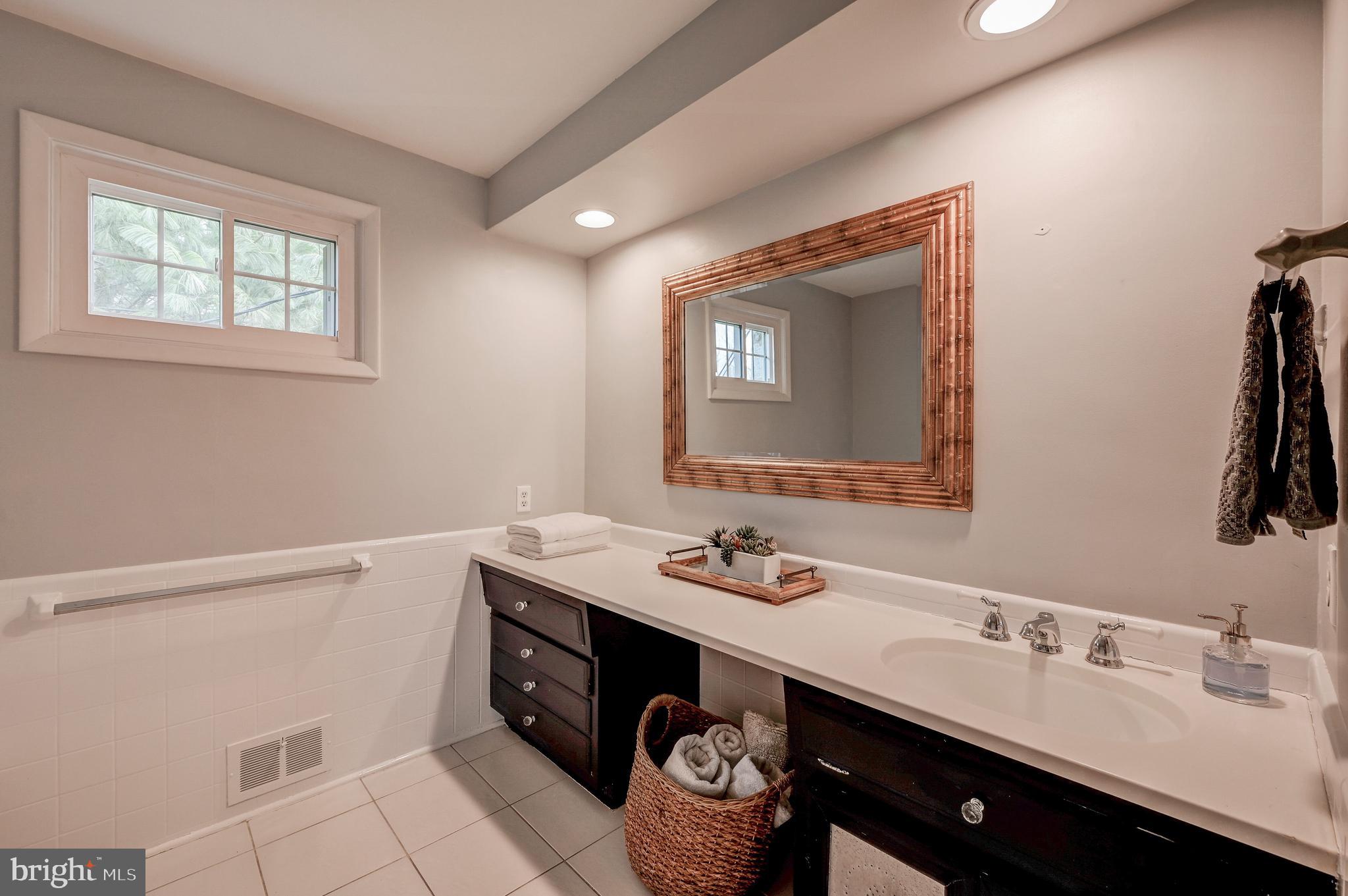 HAMPTON - Residential Lease