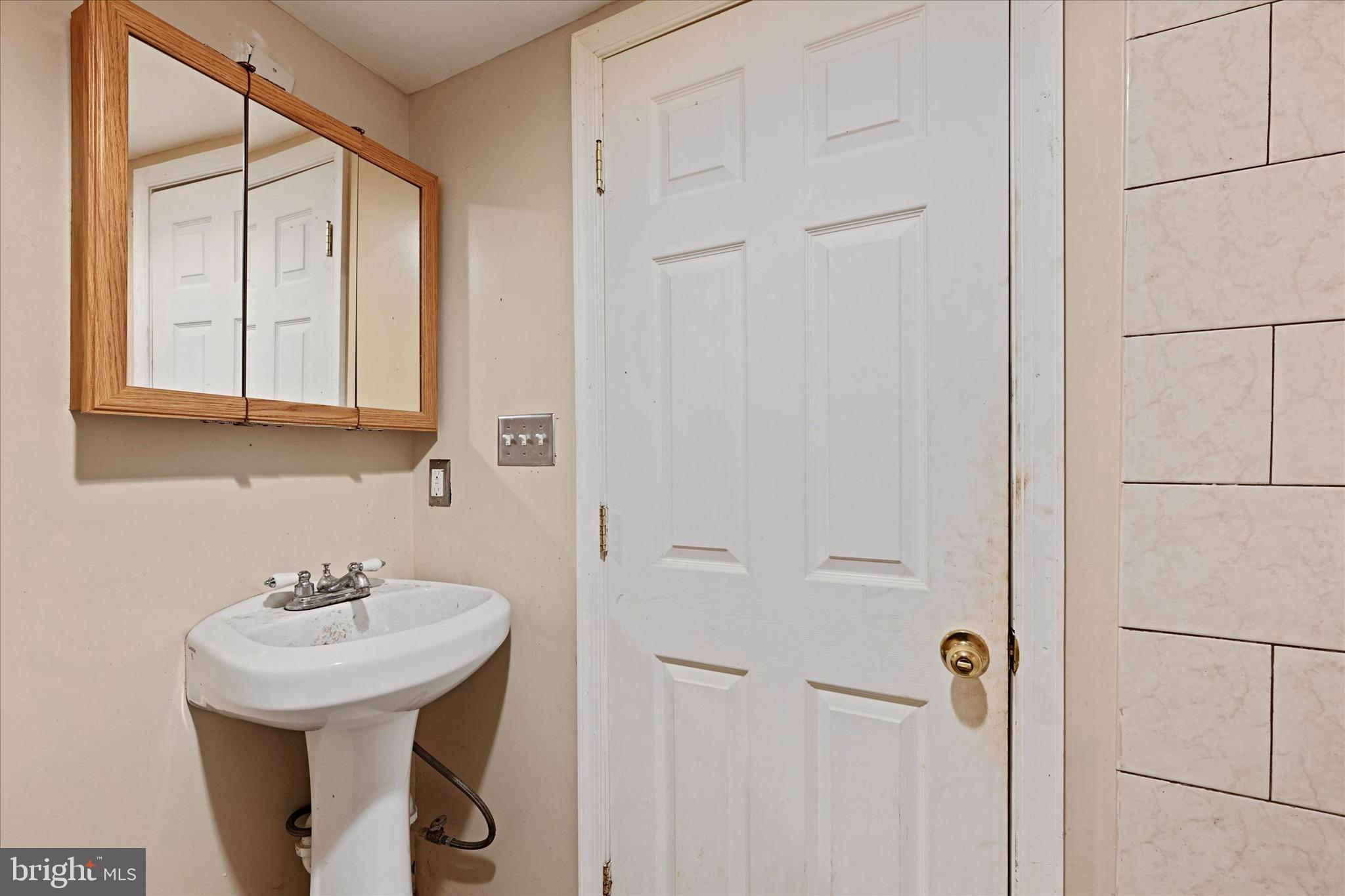 CHARLES VILLAGE - Residential