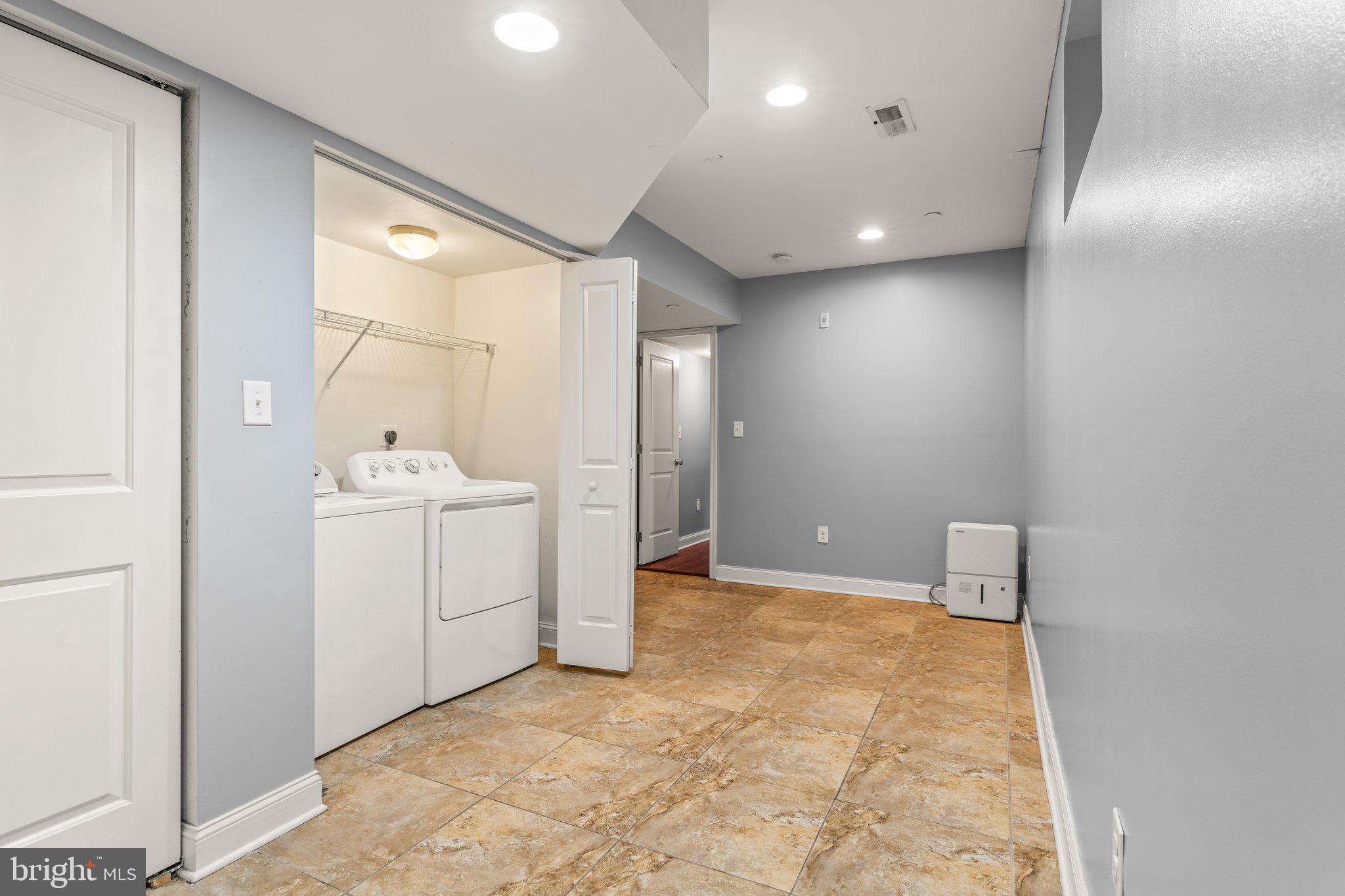 TEMPLE UNIVERSITY - Residential Lease