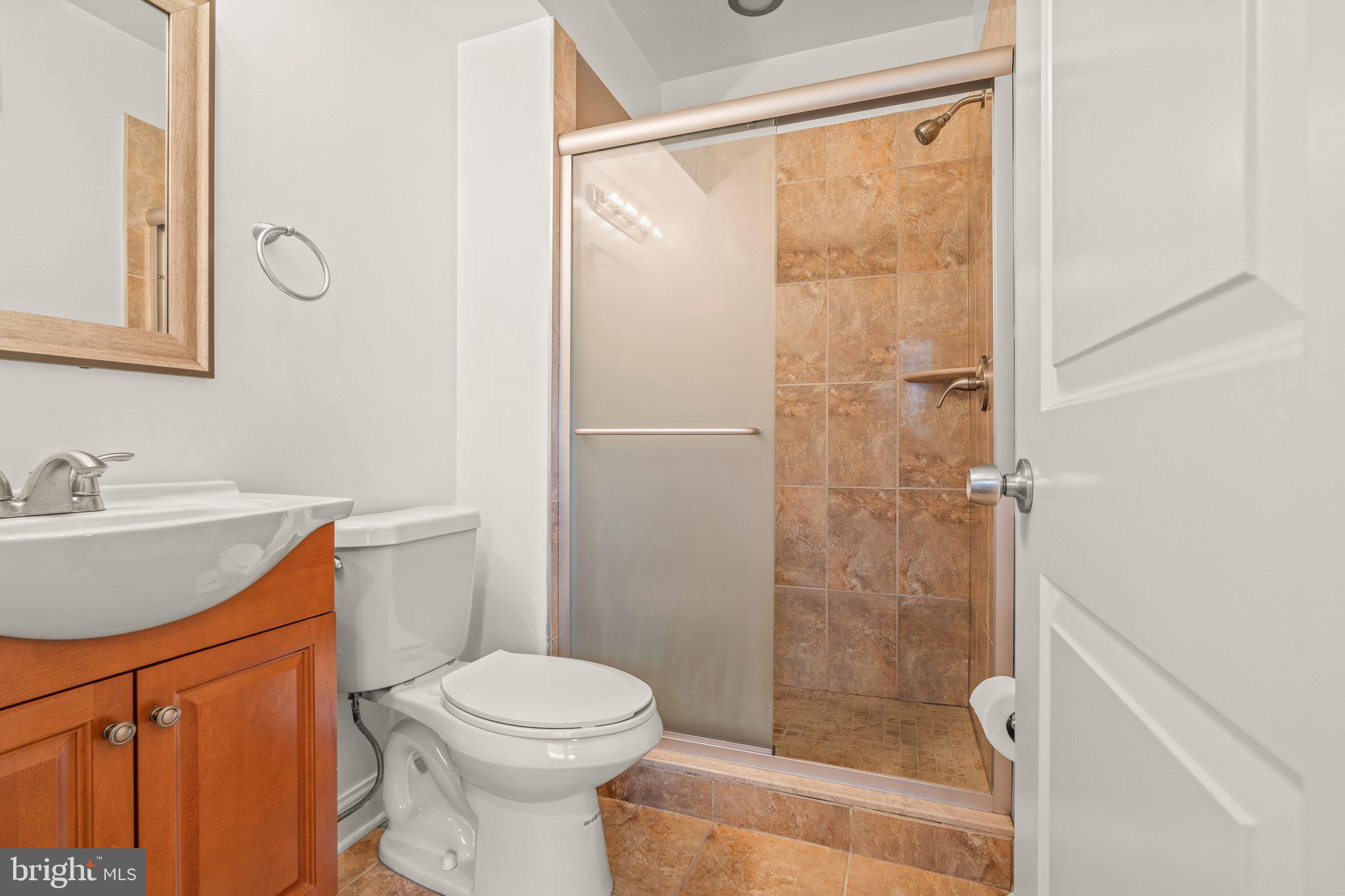 TEMPLE UNIVERSITY - Residential Lease