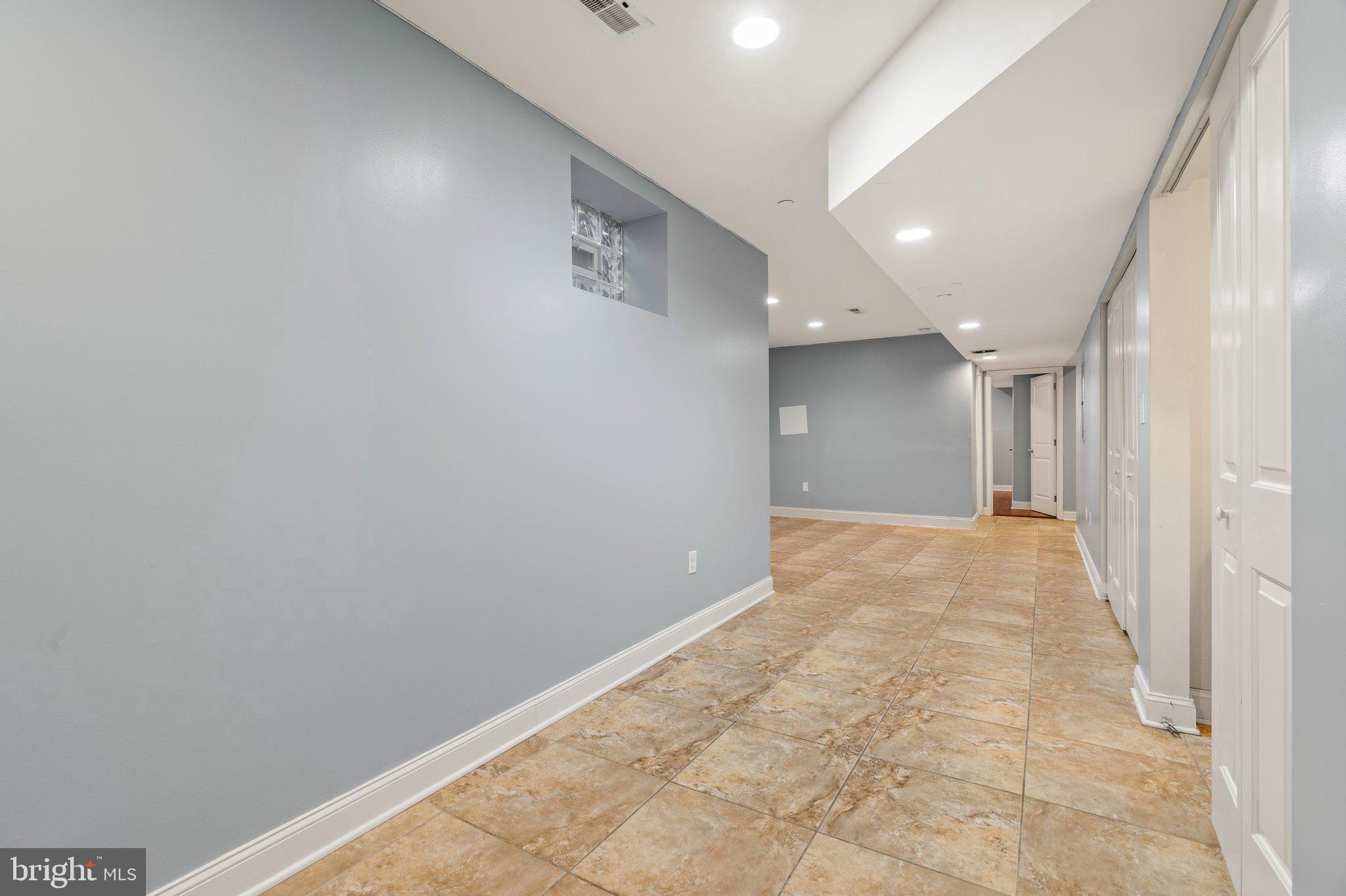 TEMPLE UNIVERSITY - Residential Lease