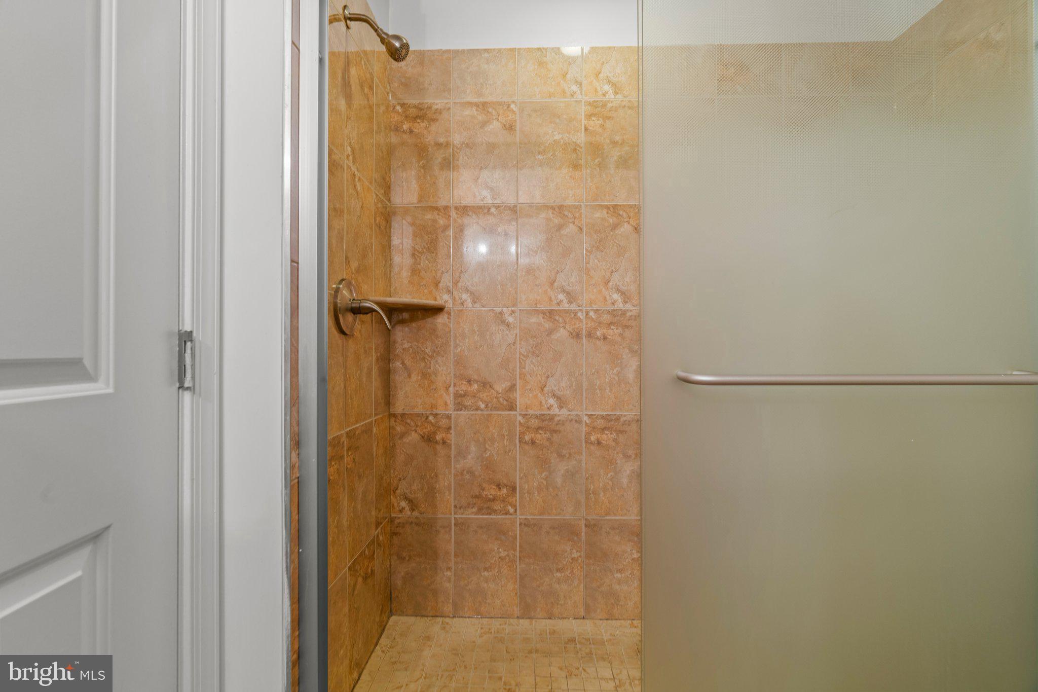 TEMPLE UNIVERSITY - Residential Lease