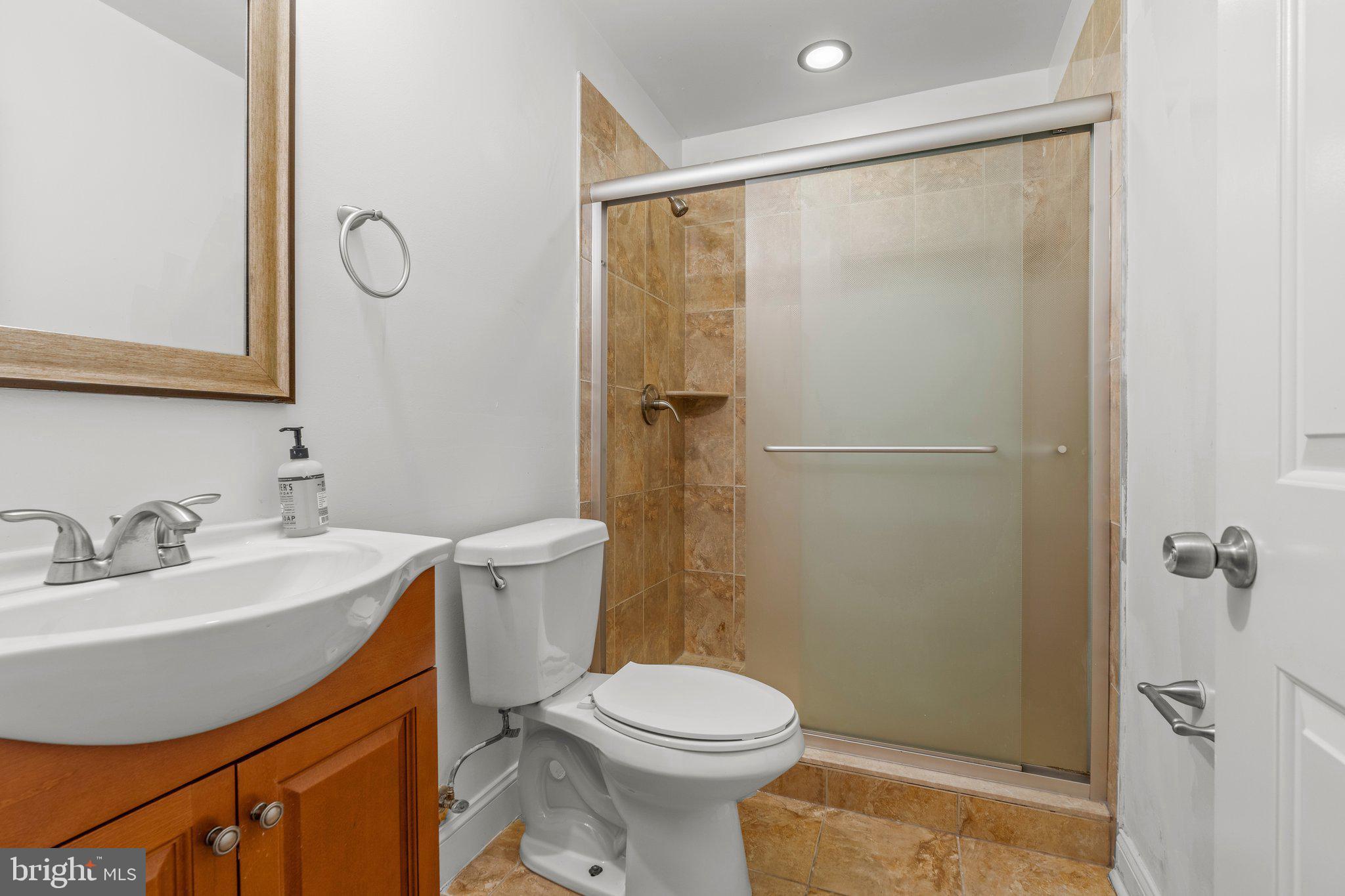 TEMPLE UNIVERSITY - Residential Lease