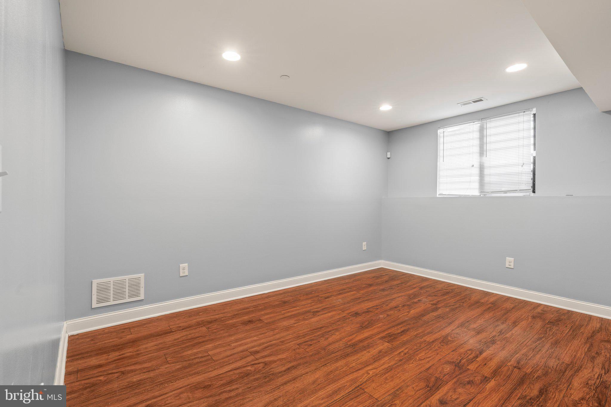 TEMPLE UNIVERSITY - Residential Lease