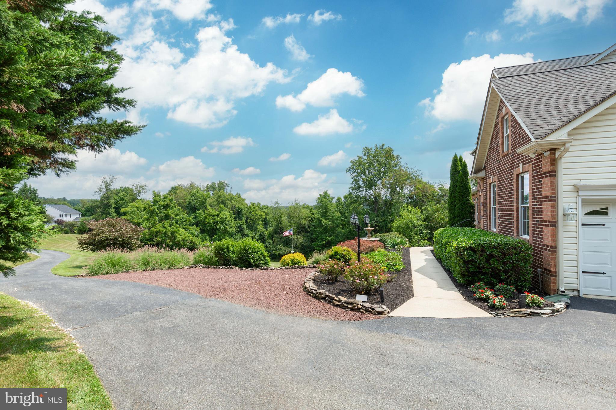 659 DOWNHILL DRIVE