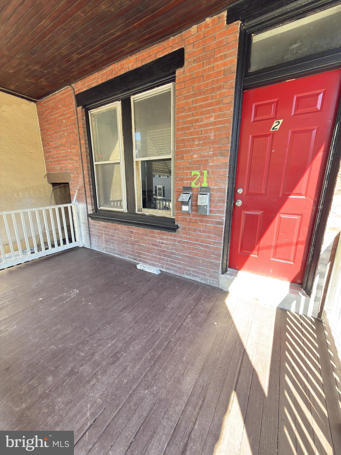 21 W CHESTNUT STREET