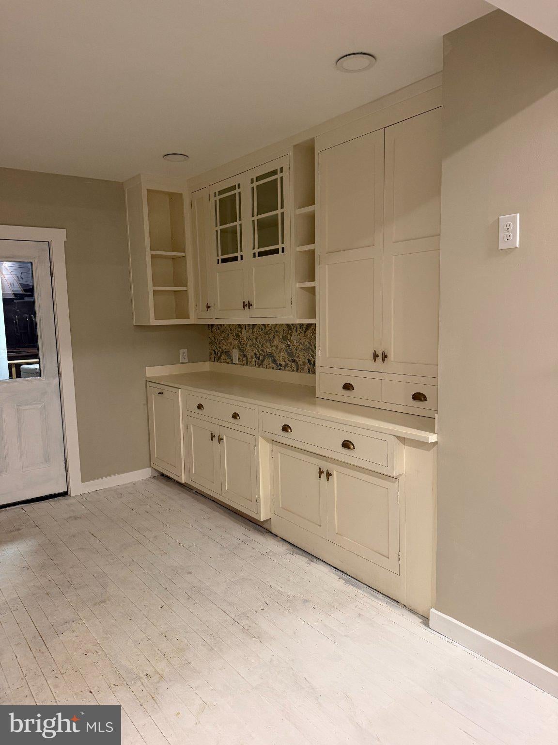 4 W 11TH AVENUE