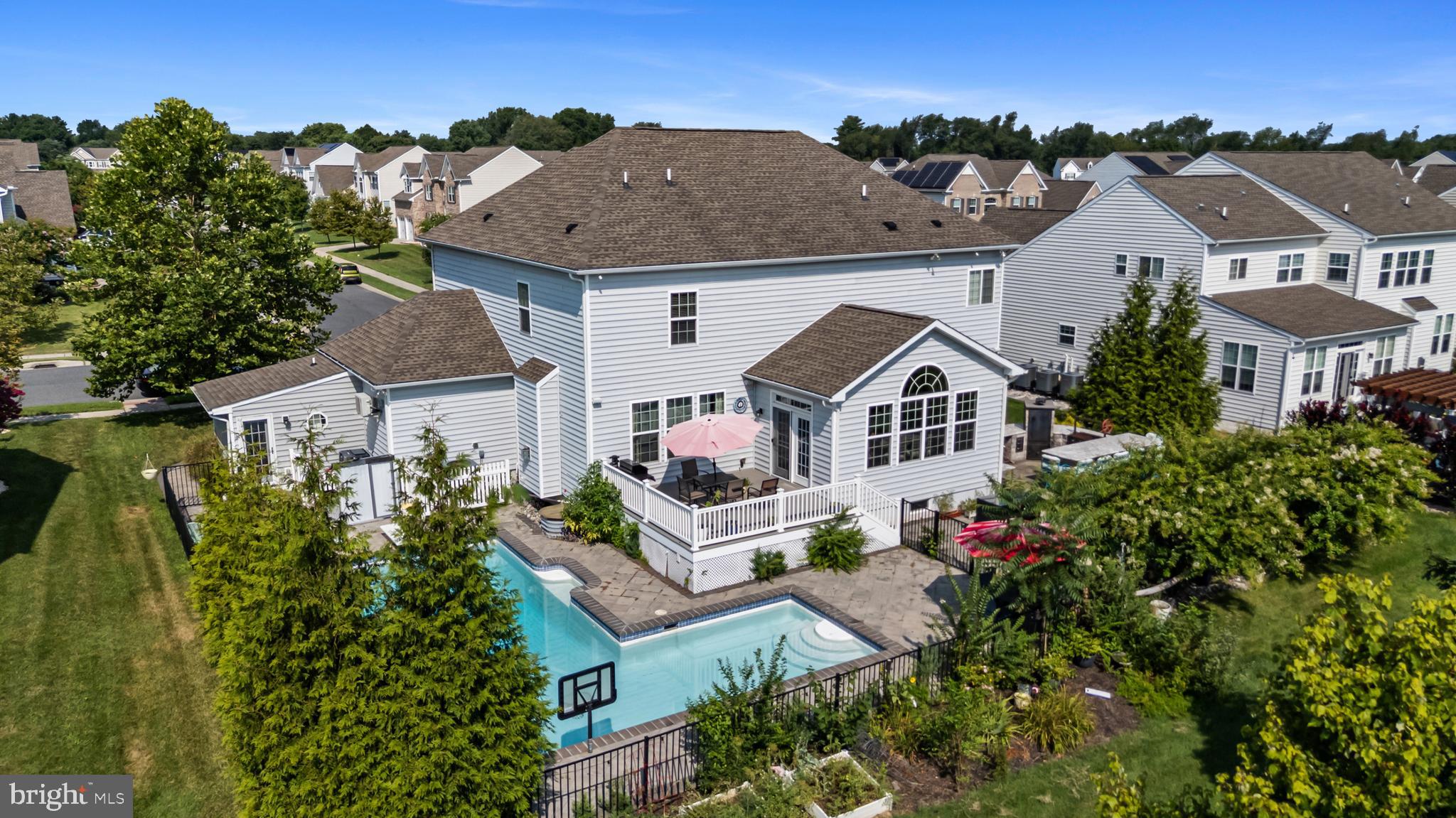 ASHBYS PLACE - Residential