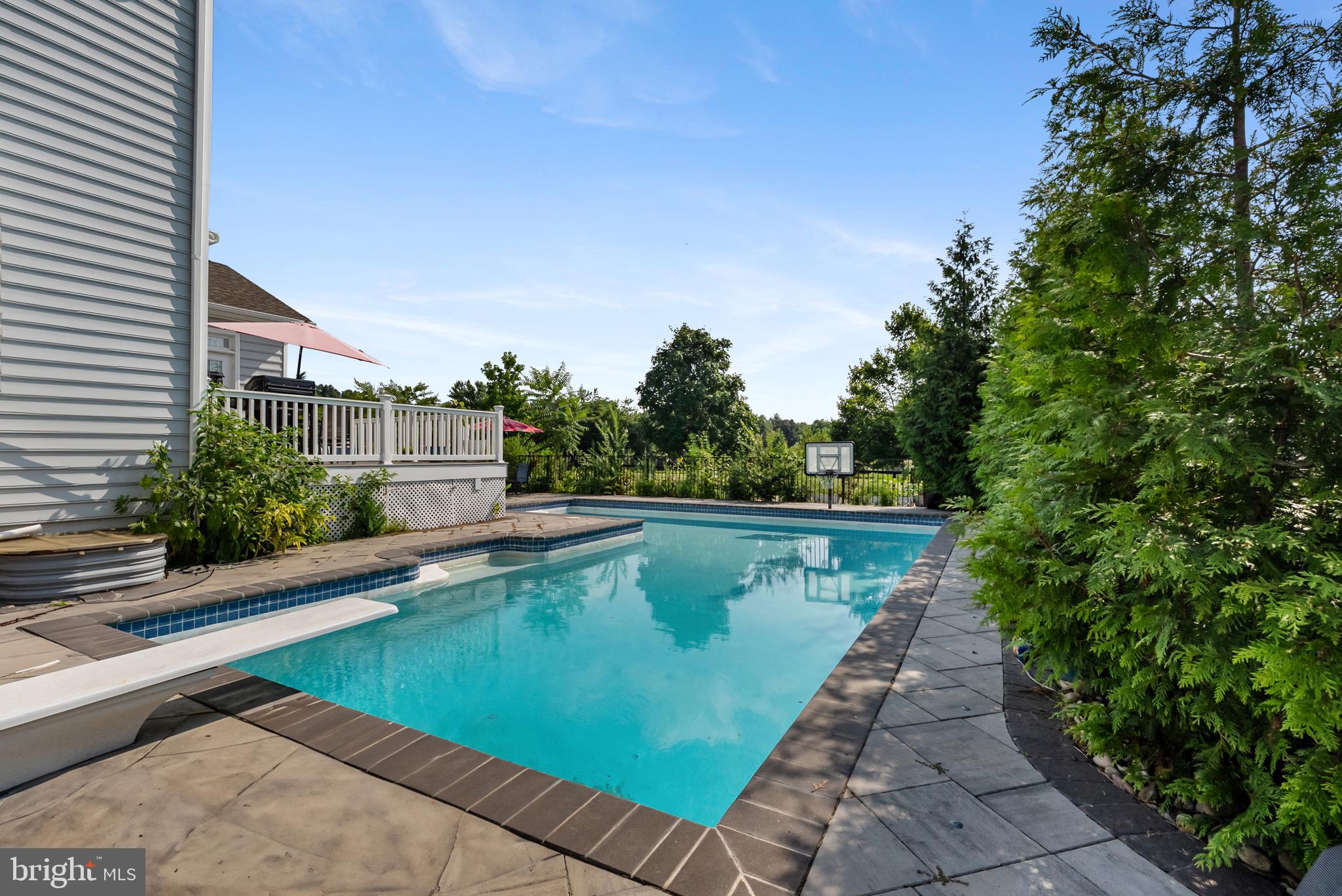 ASHBYS PLACE - Residential