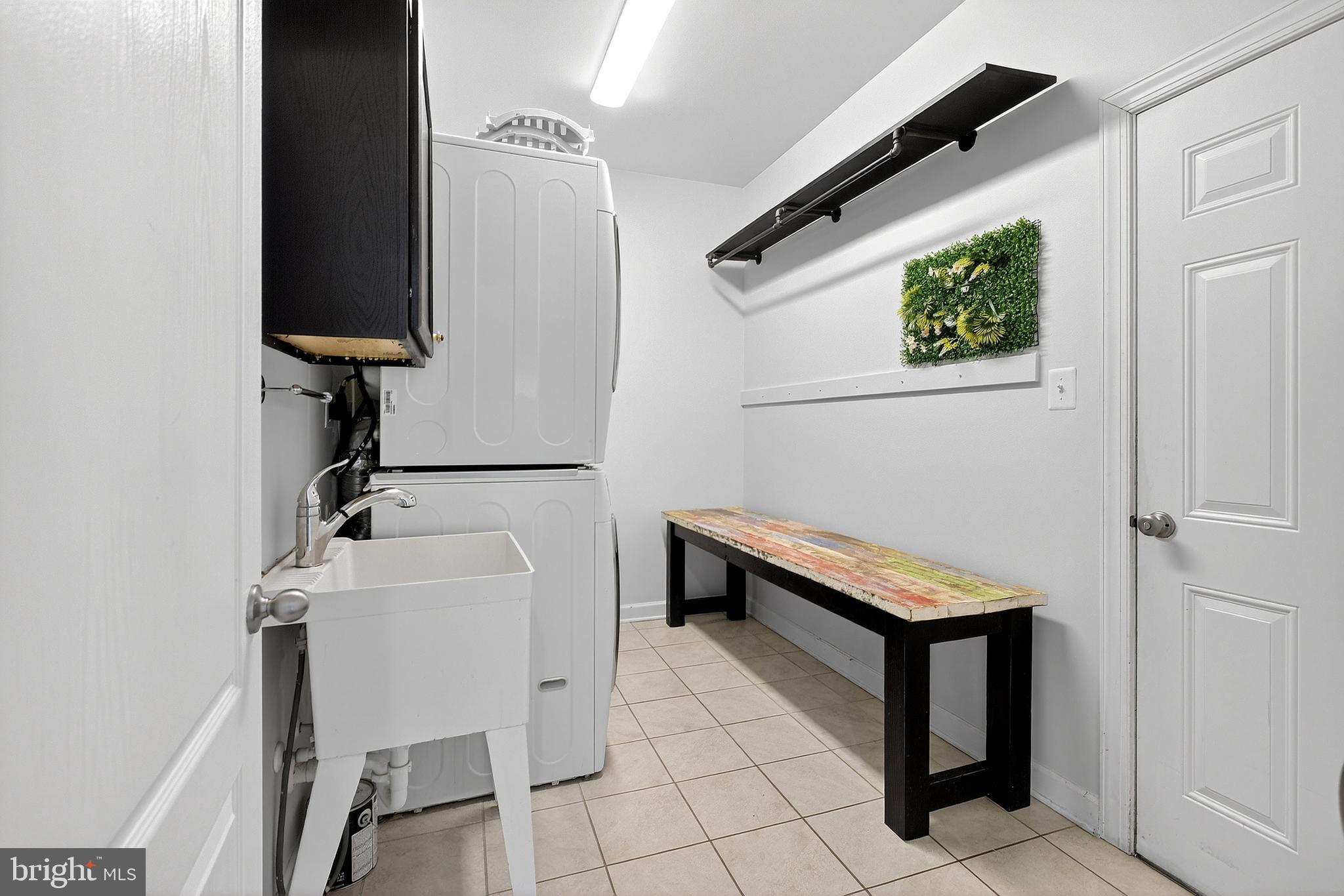 ASHBYS PLACE - Residential