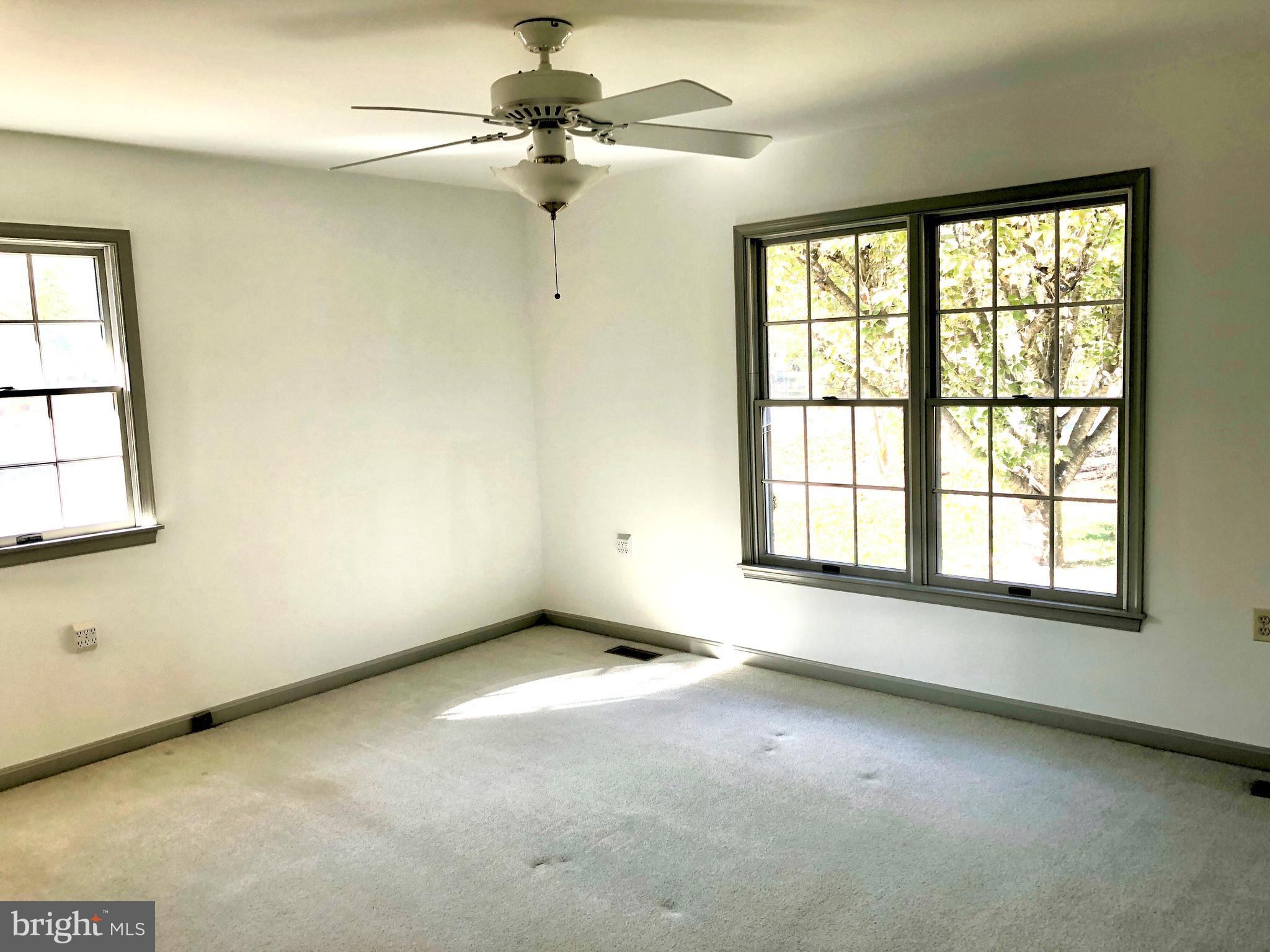 KINGSTOWN - Residential