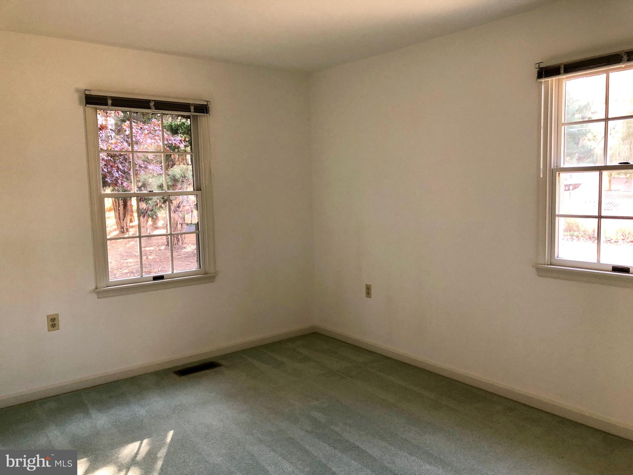 KINGSTOWN - Residential