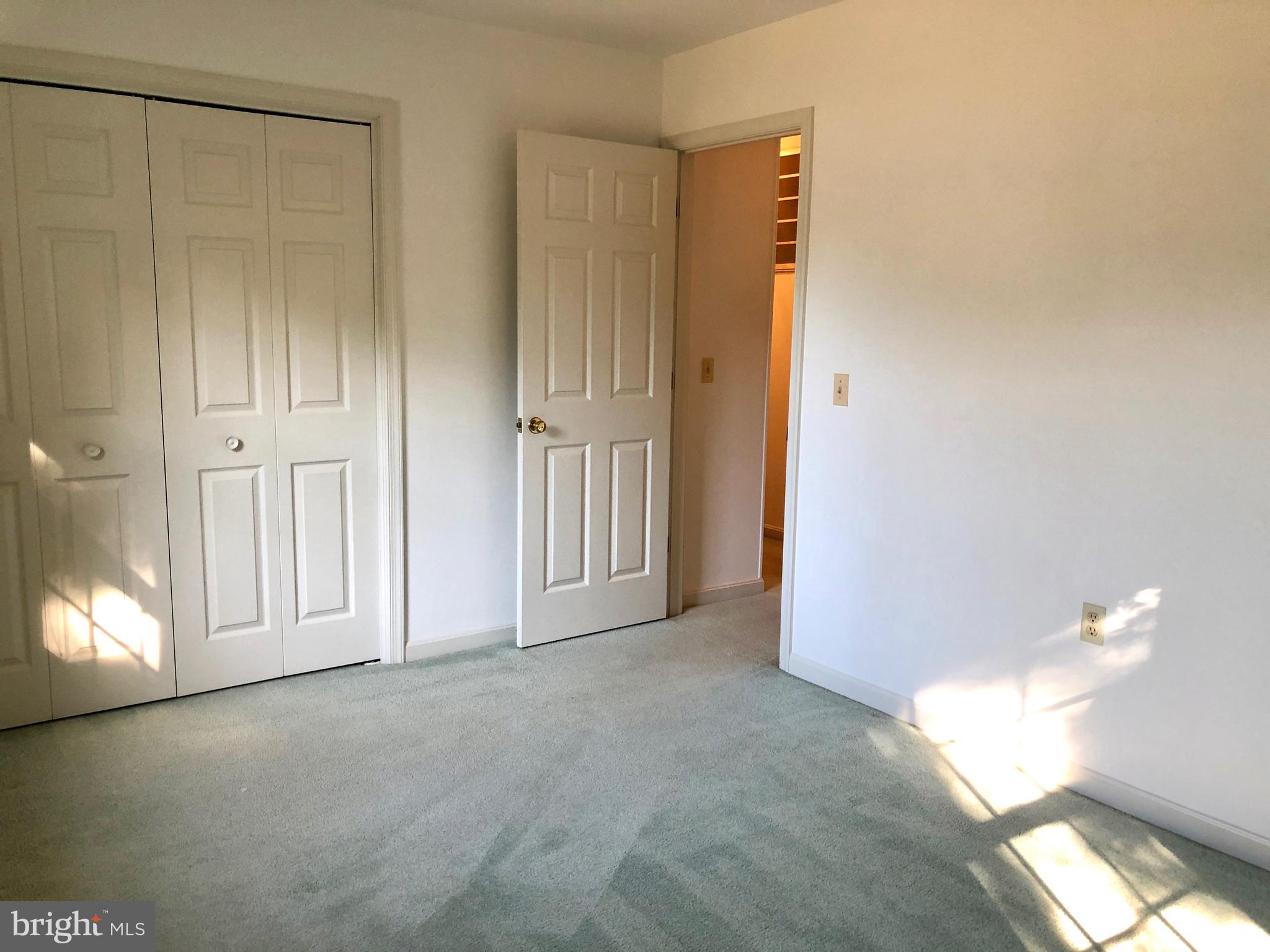 KINGSTOWN - Residential