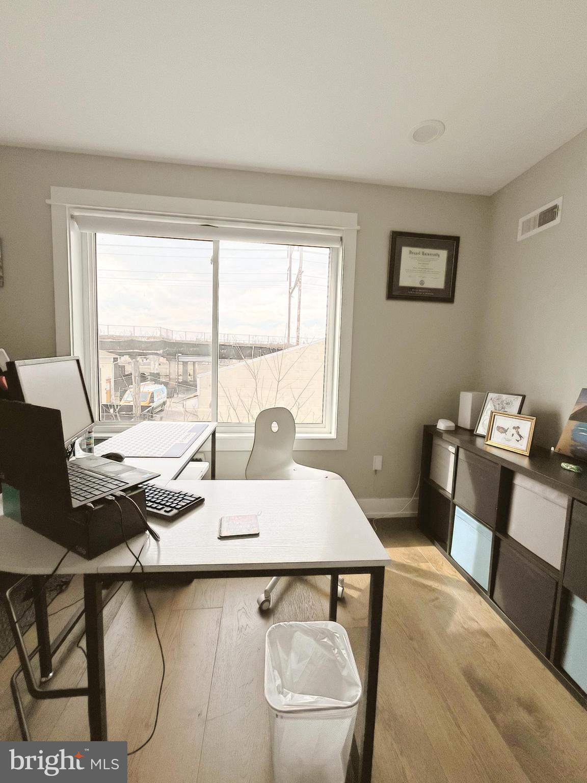 POINT BREEZE - Residential Lease