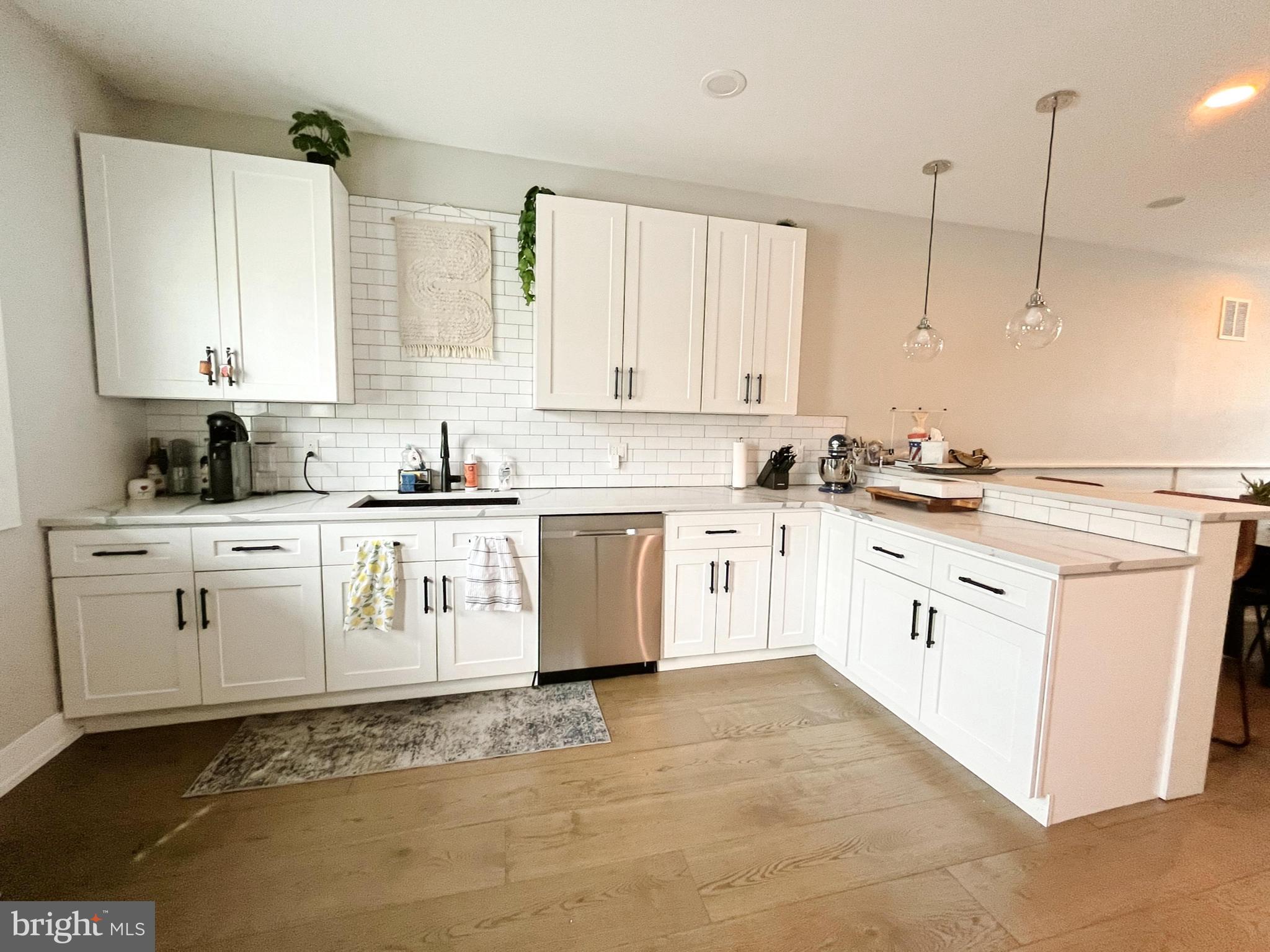 POINT BREEZE - Residential Lease