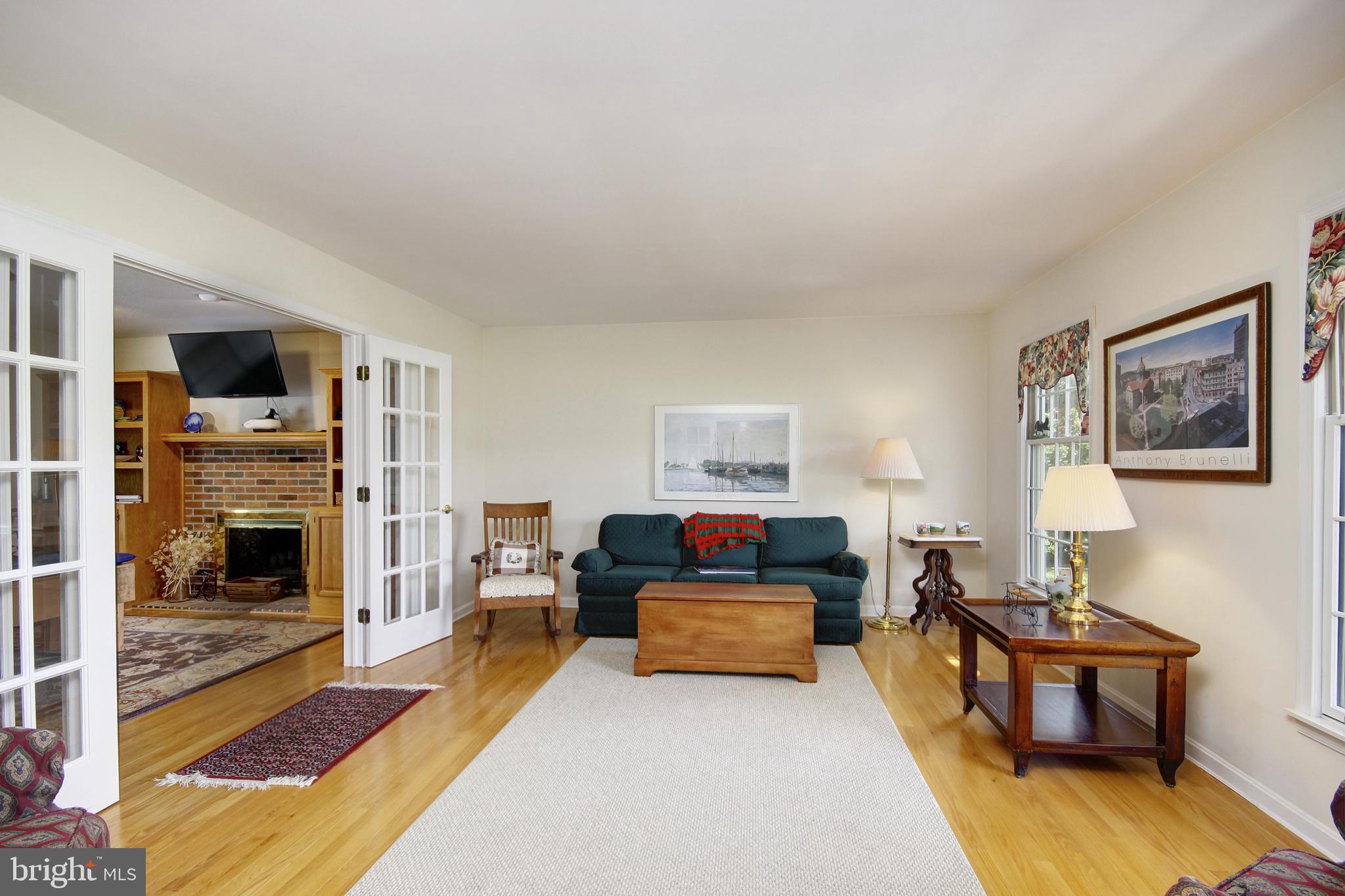 WESTBURY ACRES - Residential