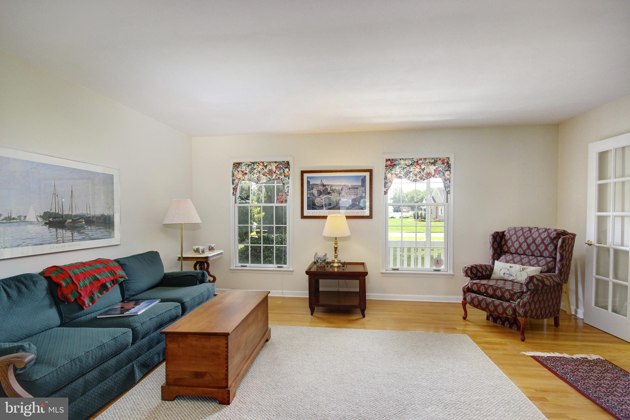 WESTBURY ACRES - Residential