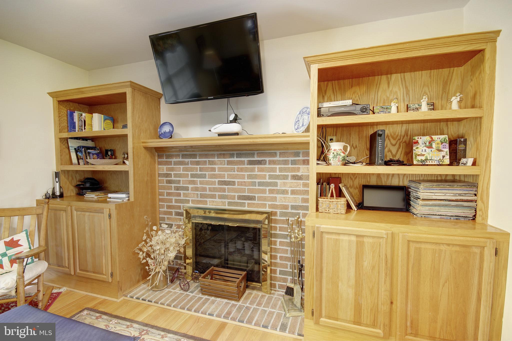 WESTBURY ACRES - Residential