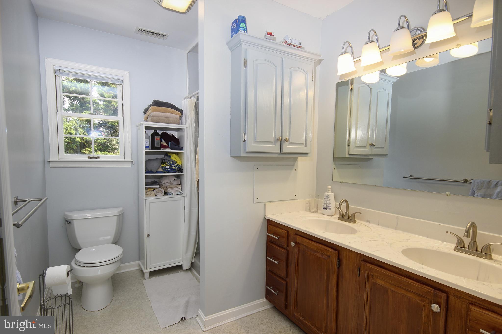 WESTBURY ACRES - Residential