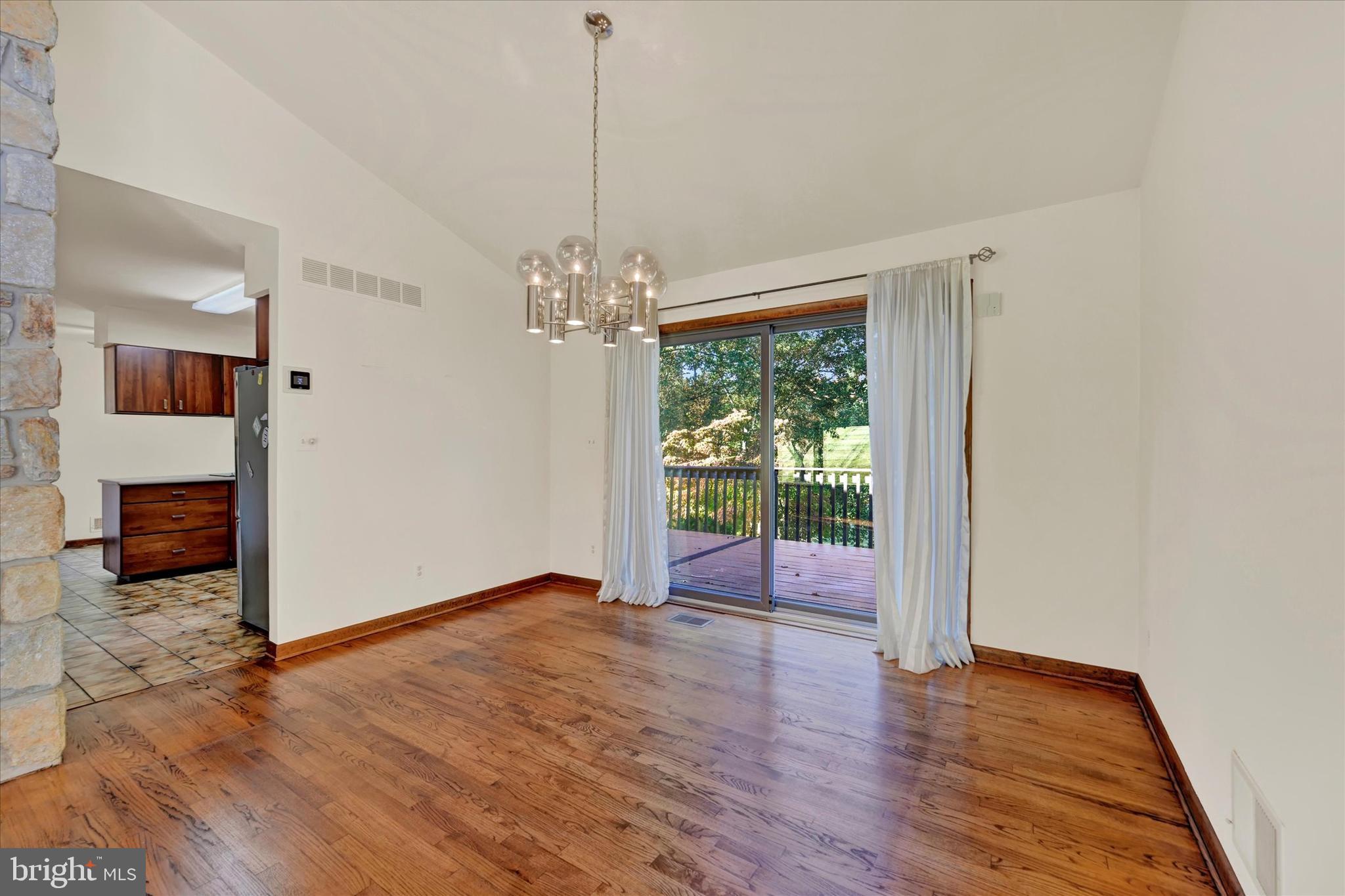 2126 HIGHLAND RIDGE DRIVE