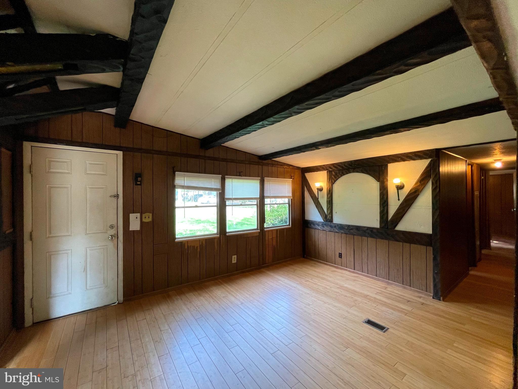 WALDORF TERRACE SUB - Residential Lease