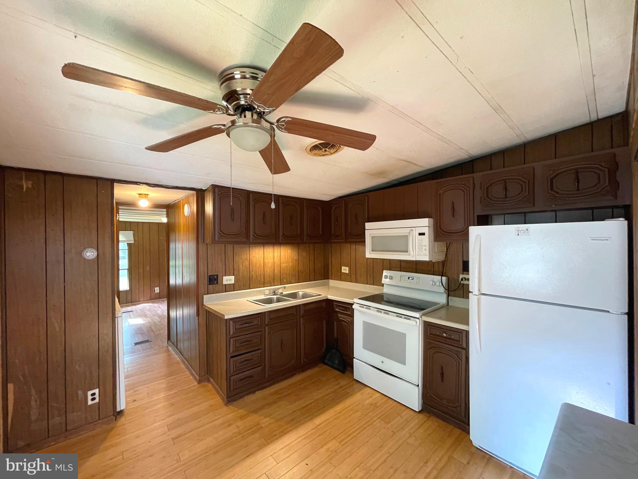 WALDORF TERRACE SUB - Residential Lease