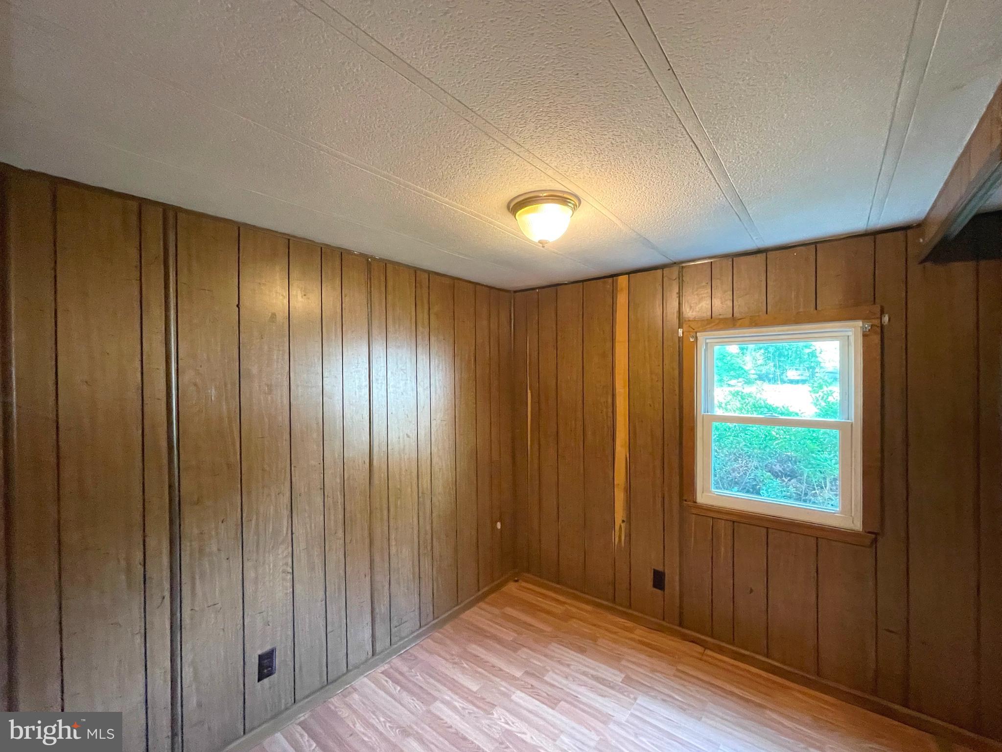 WALDORF TERRACE SUB - Residential Lease