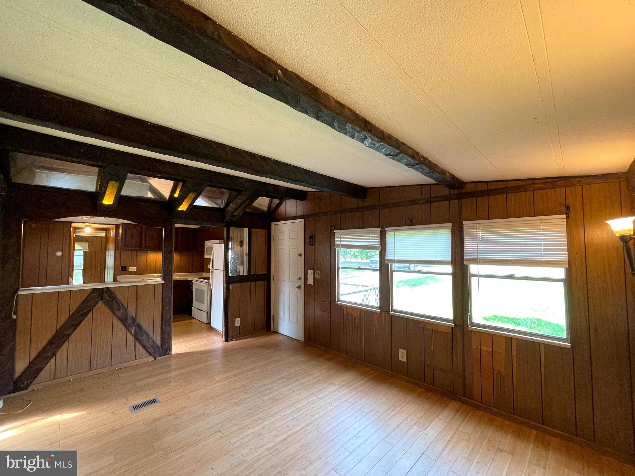 WALDORF TERRACE SUB - Residential Lease