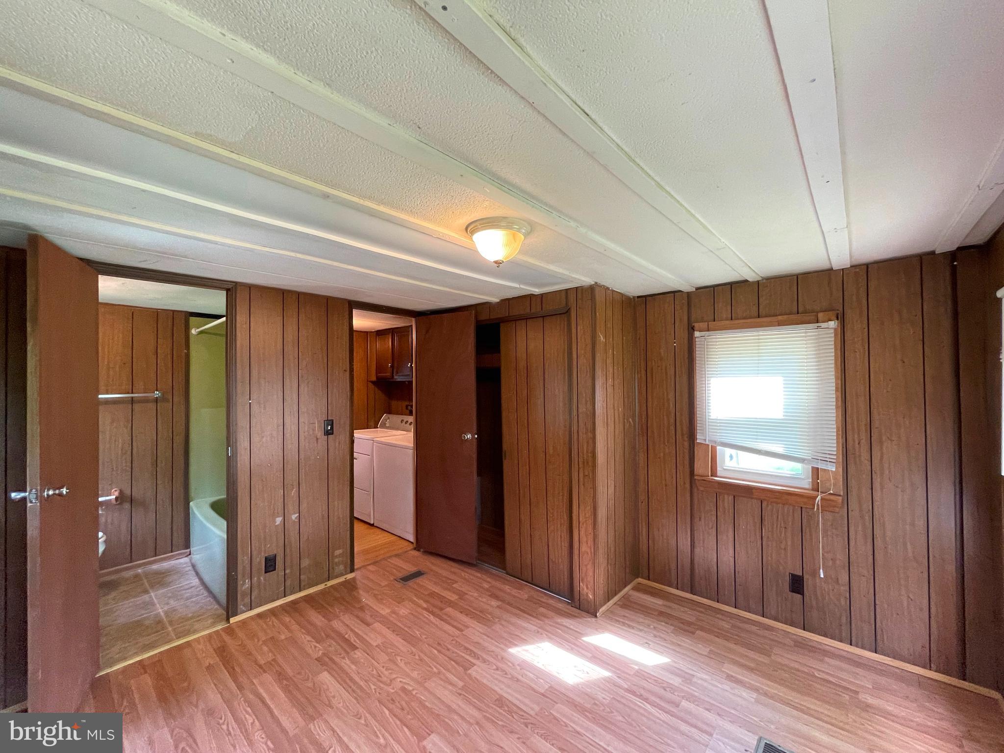 WALDORF TERRACE SUB - Residential Lease