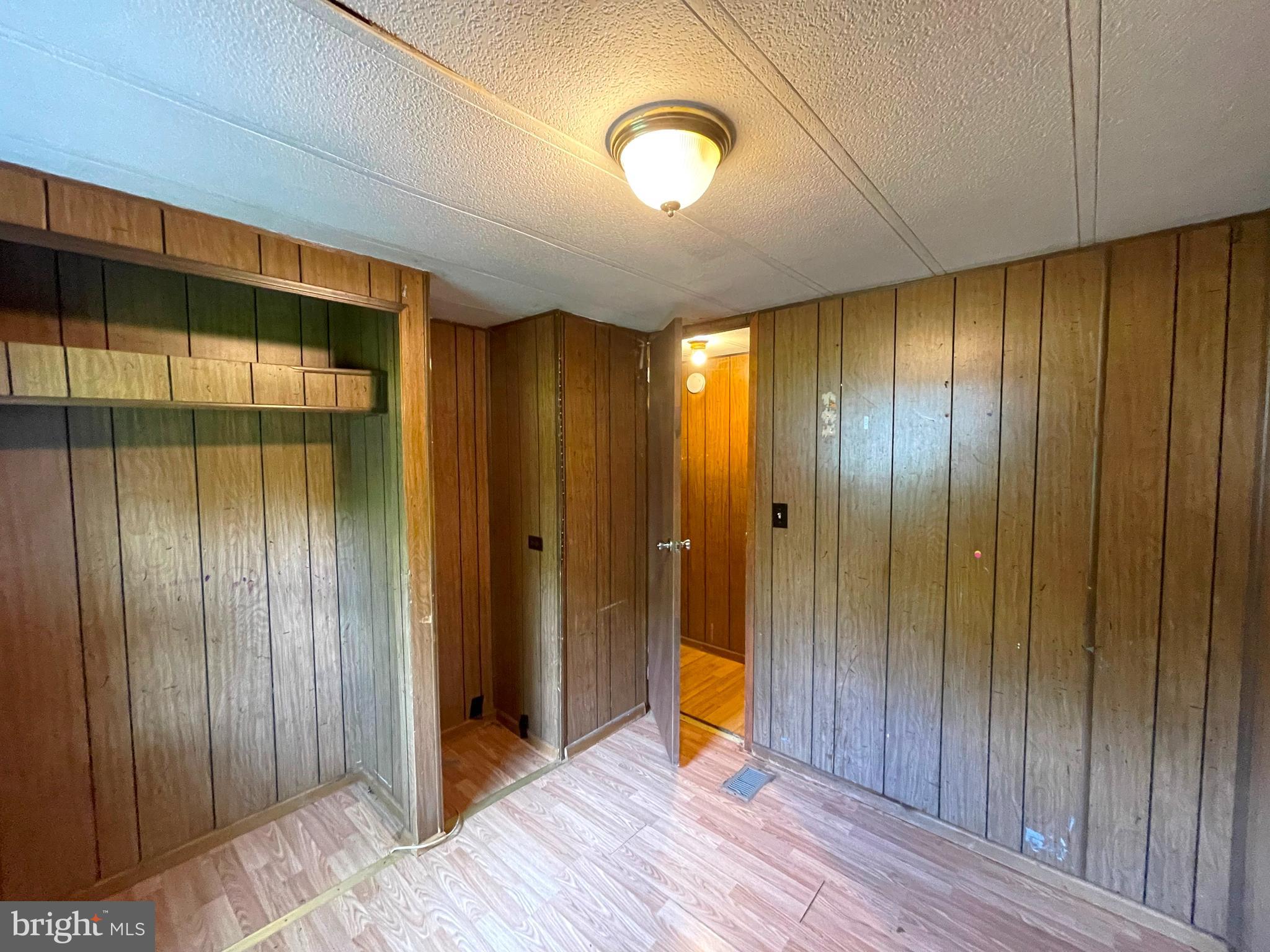 WALDORF TERRACE SUB - Residential Lease