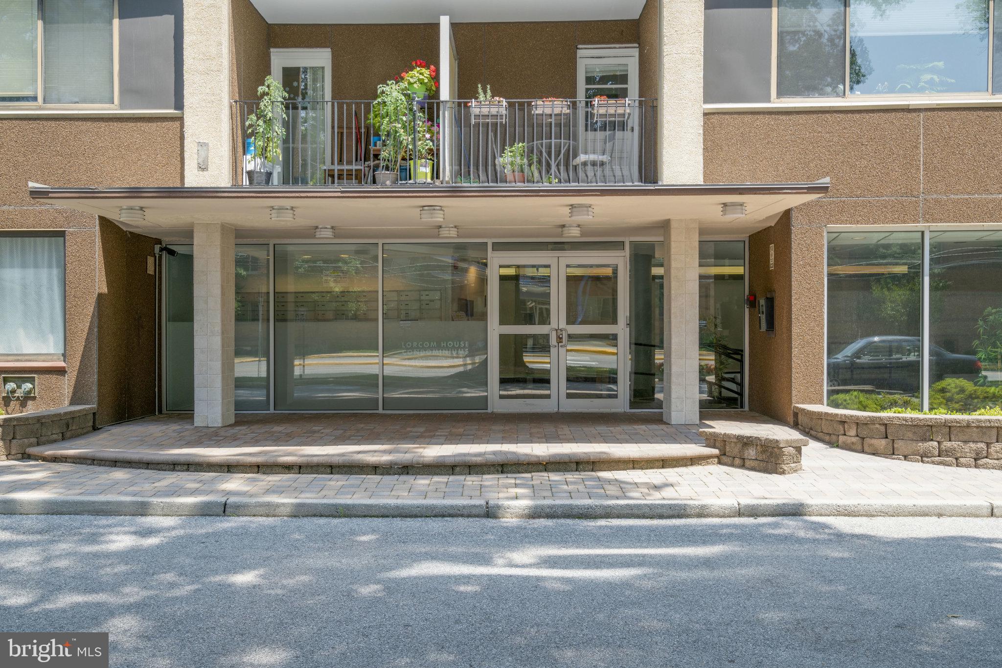 LORCOM HOUSE - Residential Lease