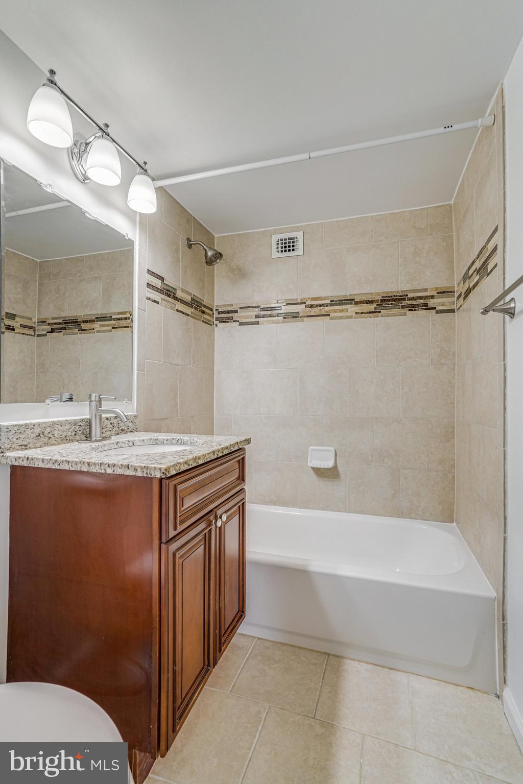 LORCOM HOUSE - Residential Lease