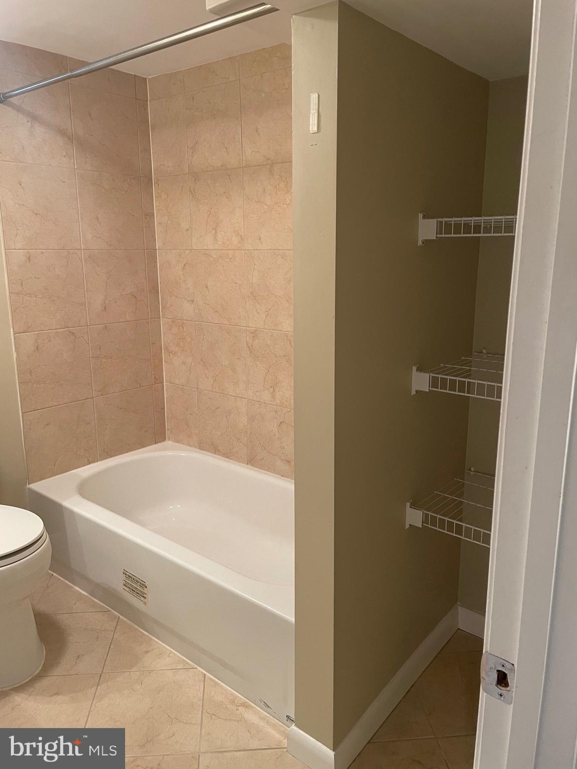 JEFFERSON MANOR - Residential Lease