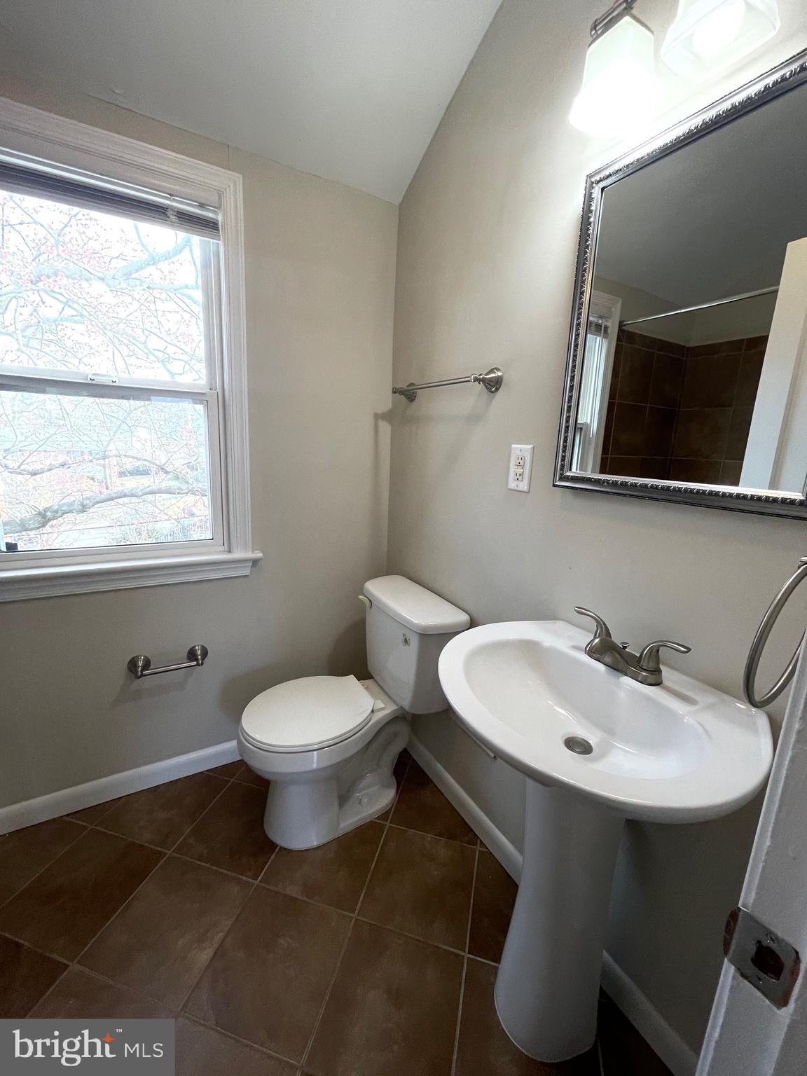 JEFFERSON MANOR - Residential Lease