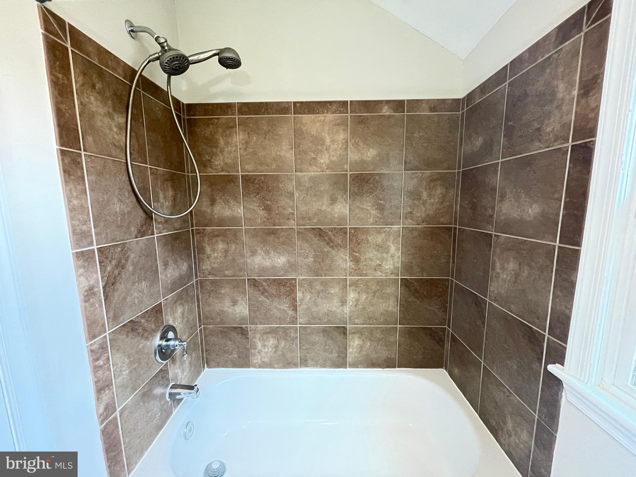 JEFFERSON MANOR - Residential Lease