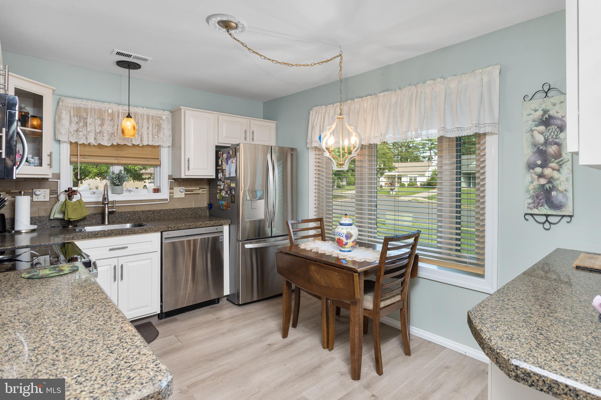 114 CANDLELIGHT COURT