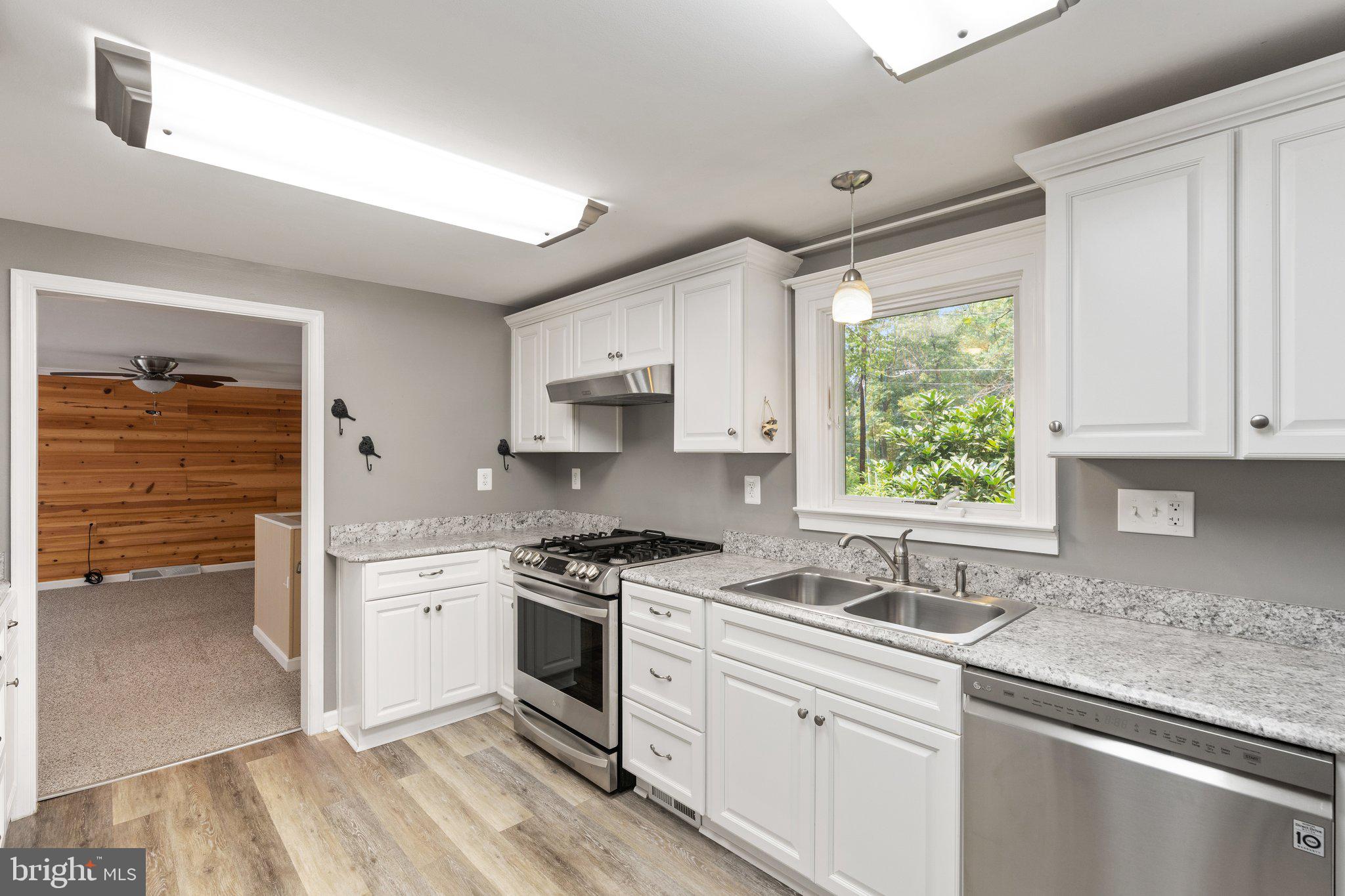 RIVER VIEW PARK - Residential