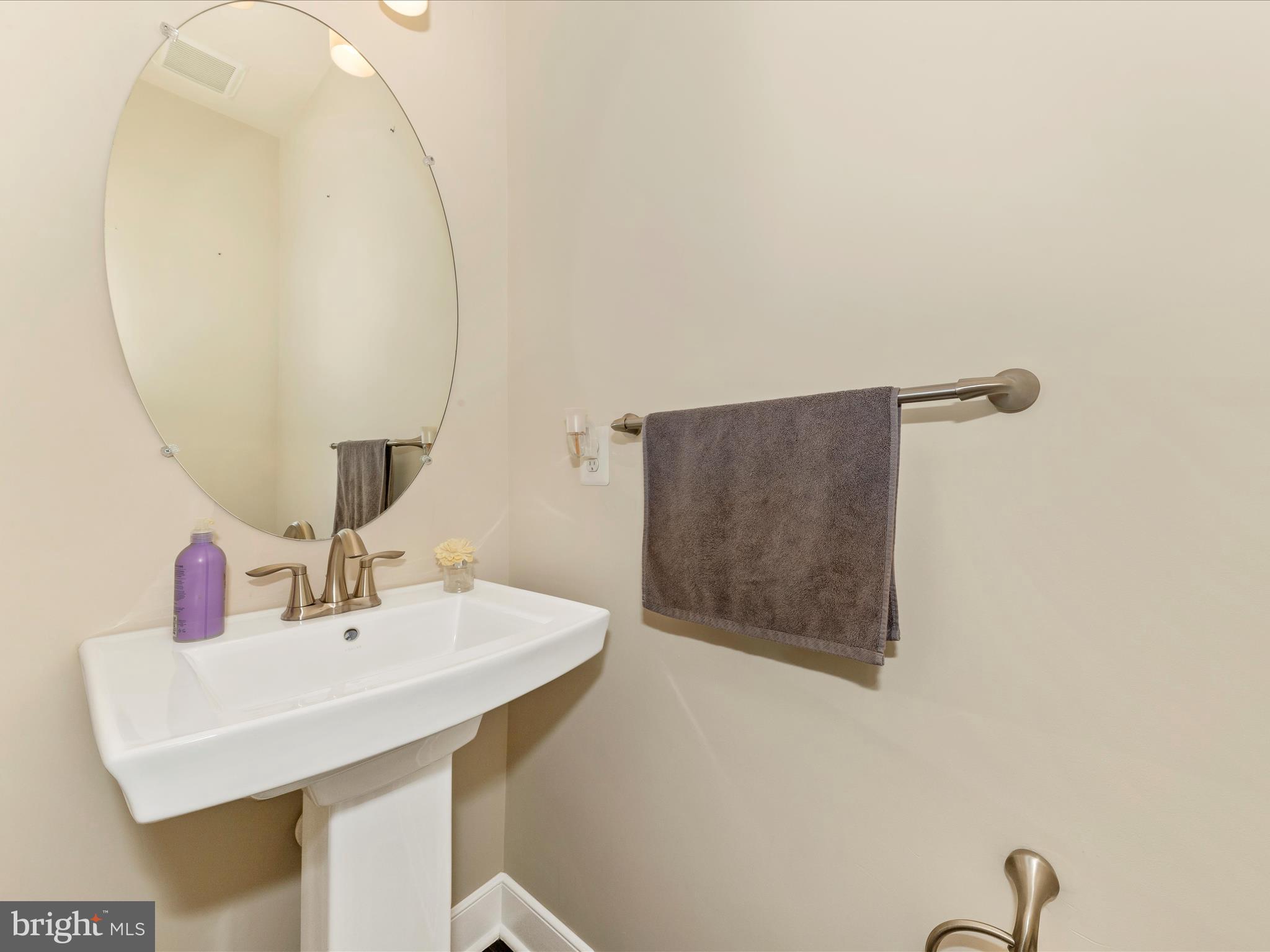 CLARKSBURG SQUARE - Residential