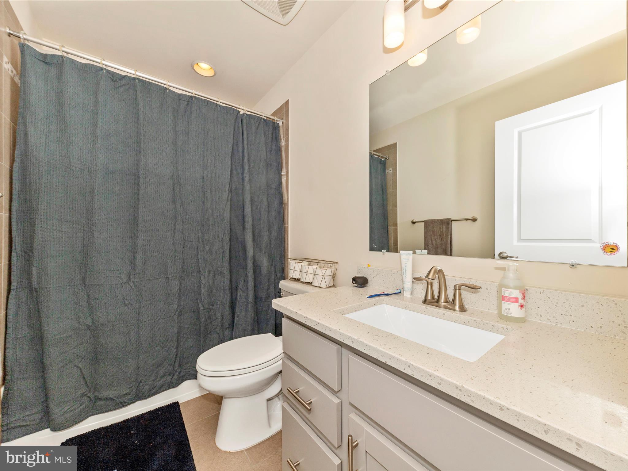 CLARKSBURG SQUARE - Residential