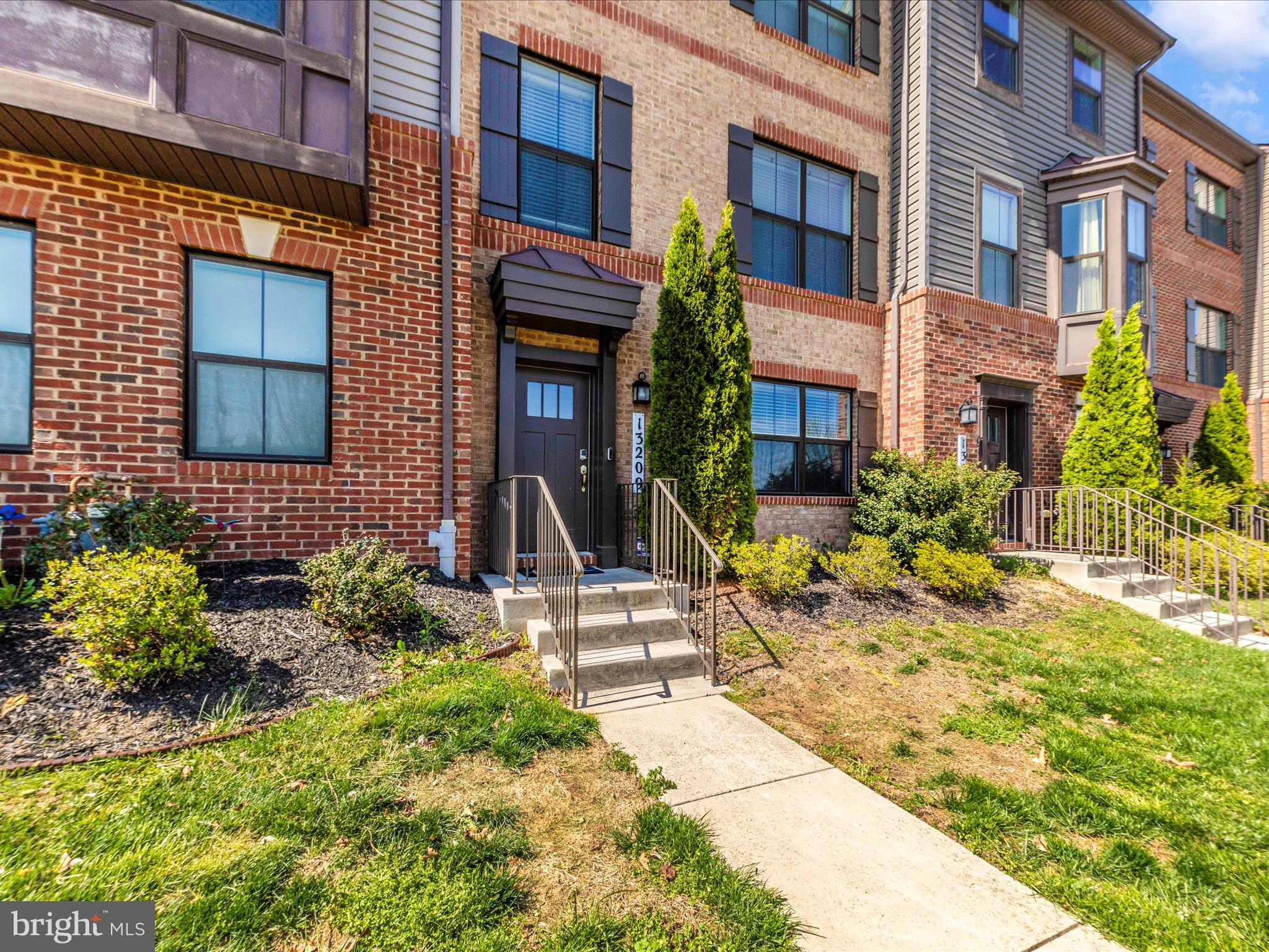 CLARKSBURG SQUARE - Residential