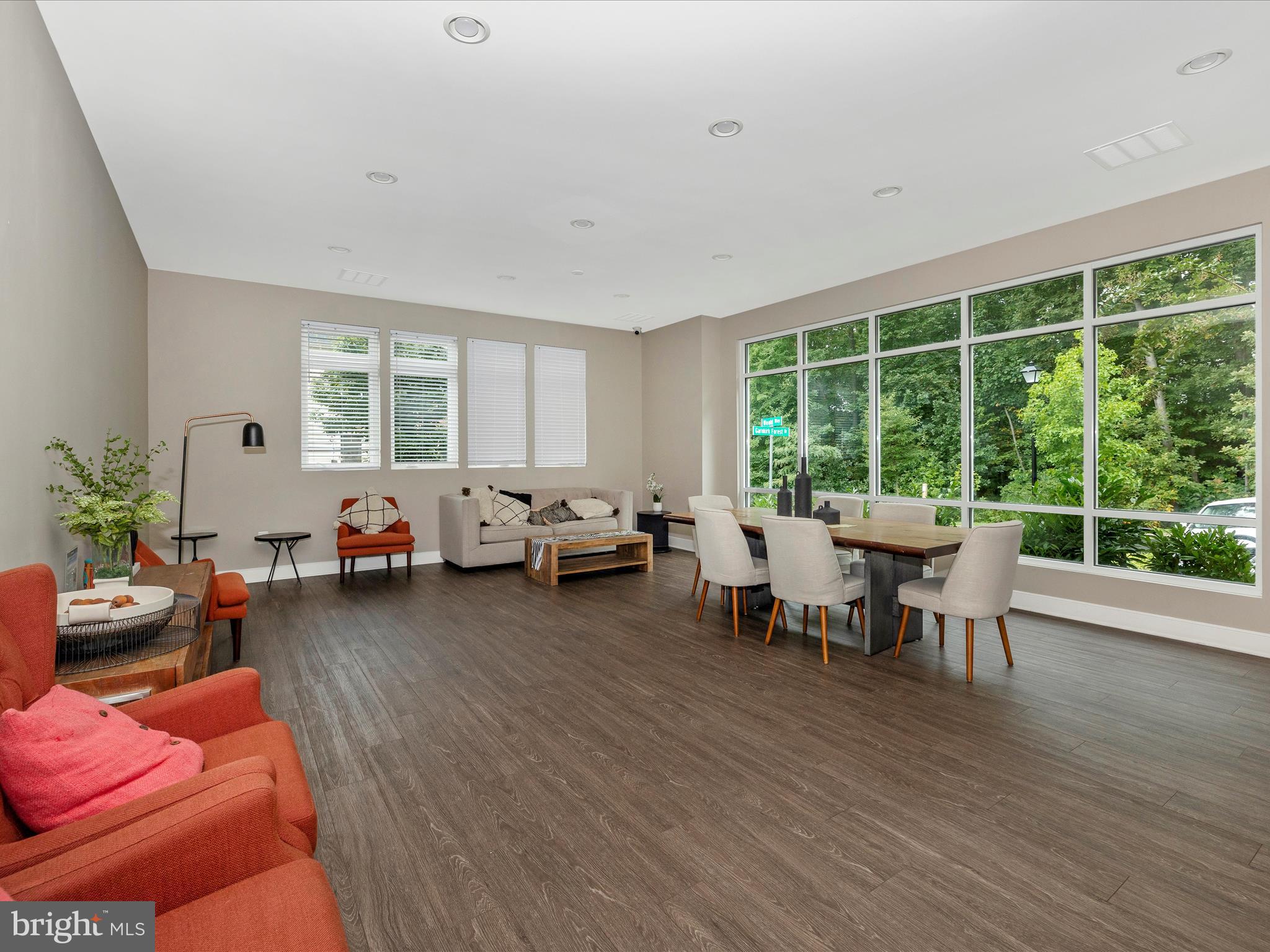 CLARKSBURG SQUARE - Residential