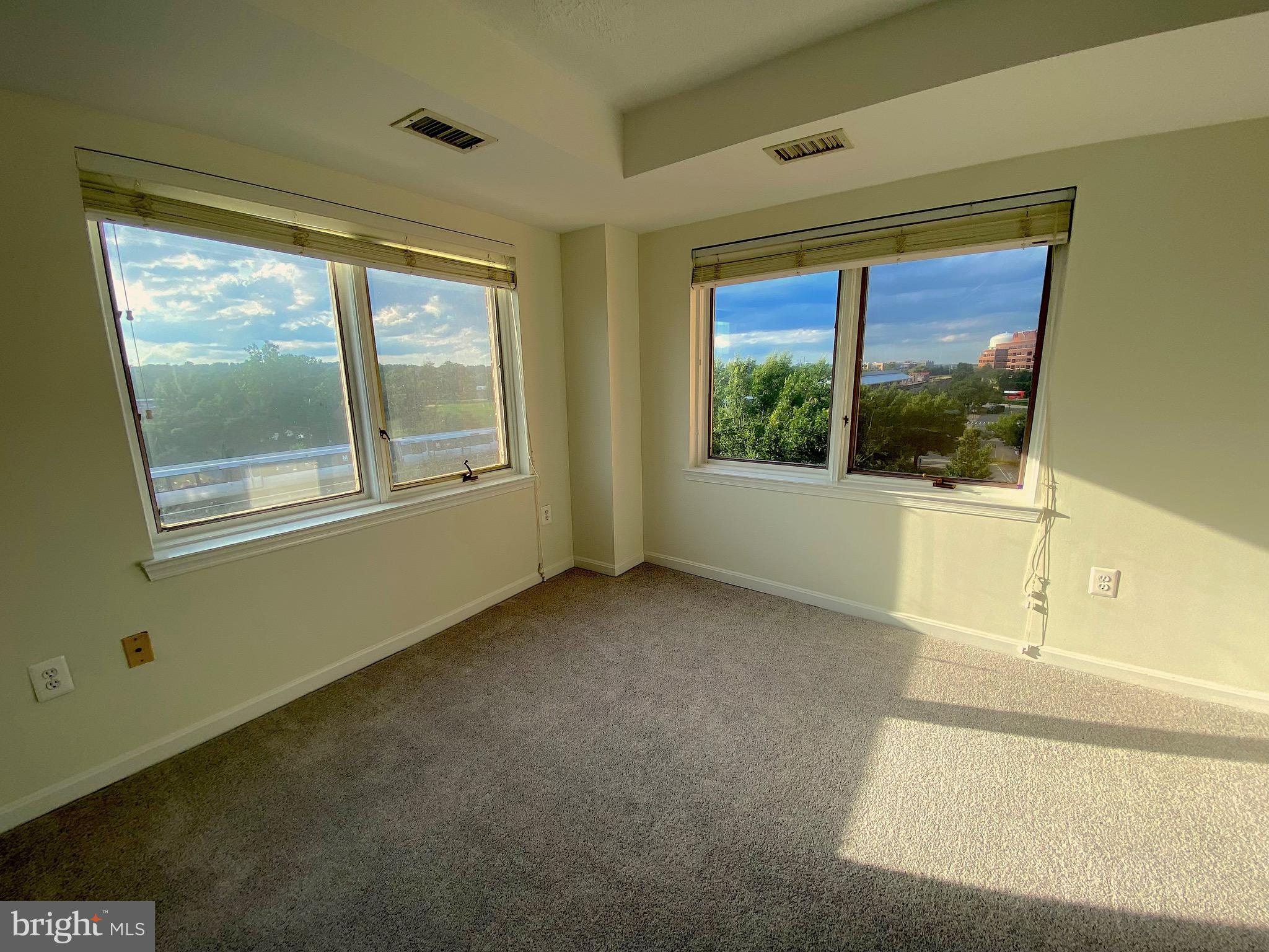 COLECROFT STATION - Residential Lease