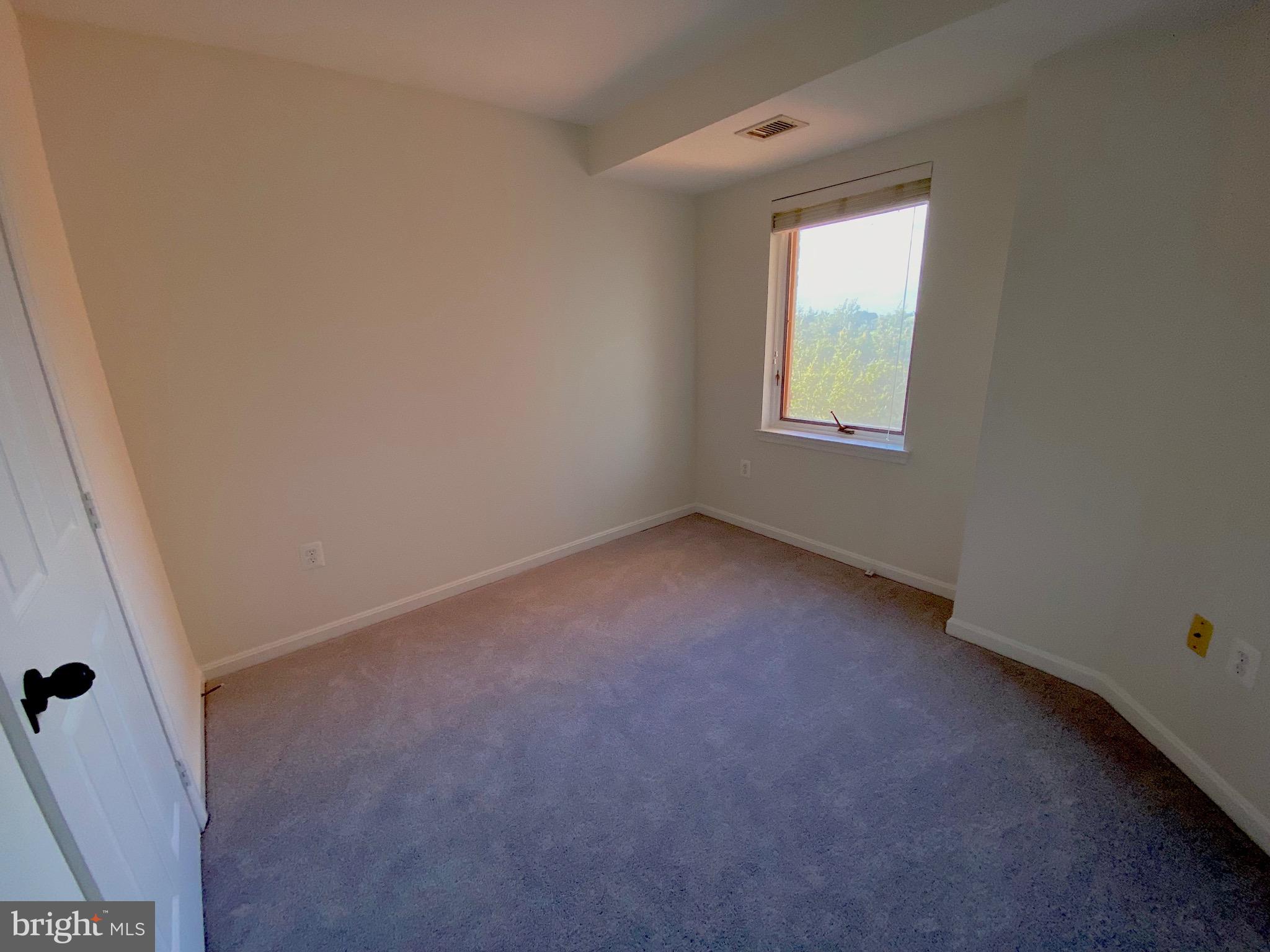 COLECROFT STATION - Residential Lease